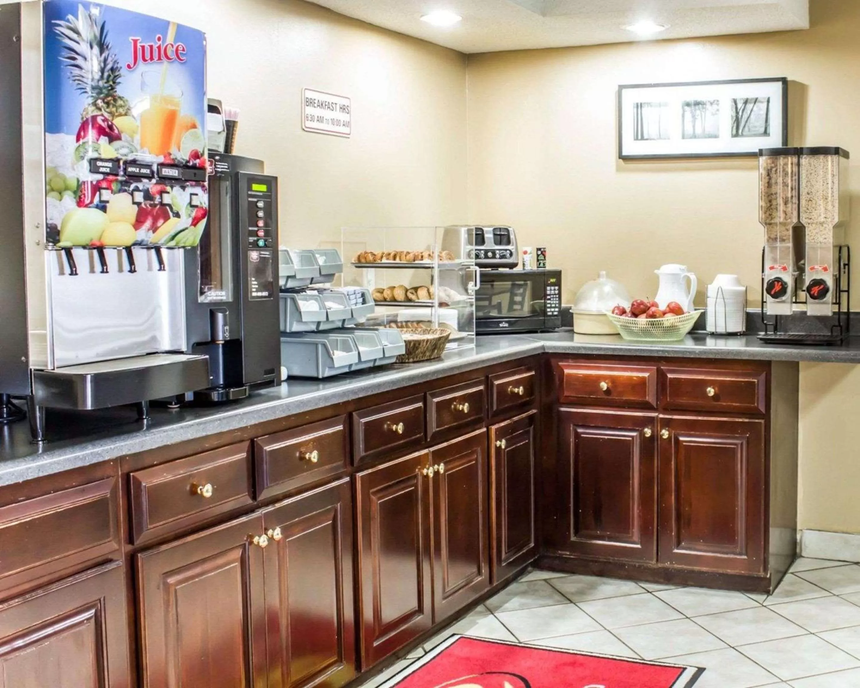 Restaurant/places to eat in Econo Lodge Burlington I-40