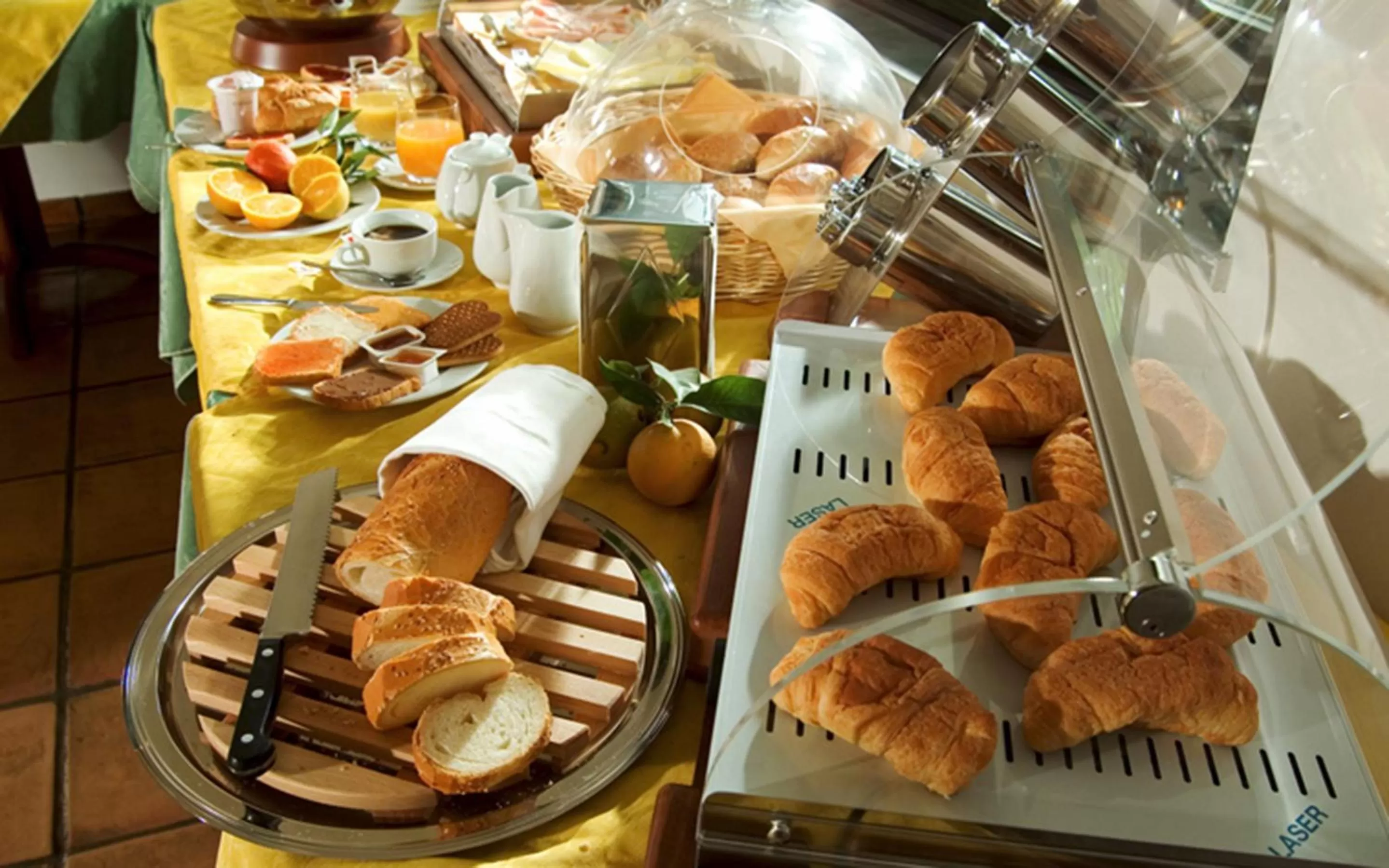 Buffet breakfast in Hotel Borgo Verde