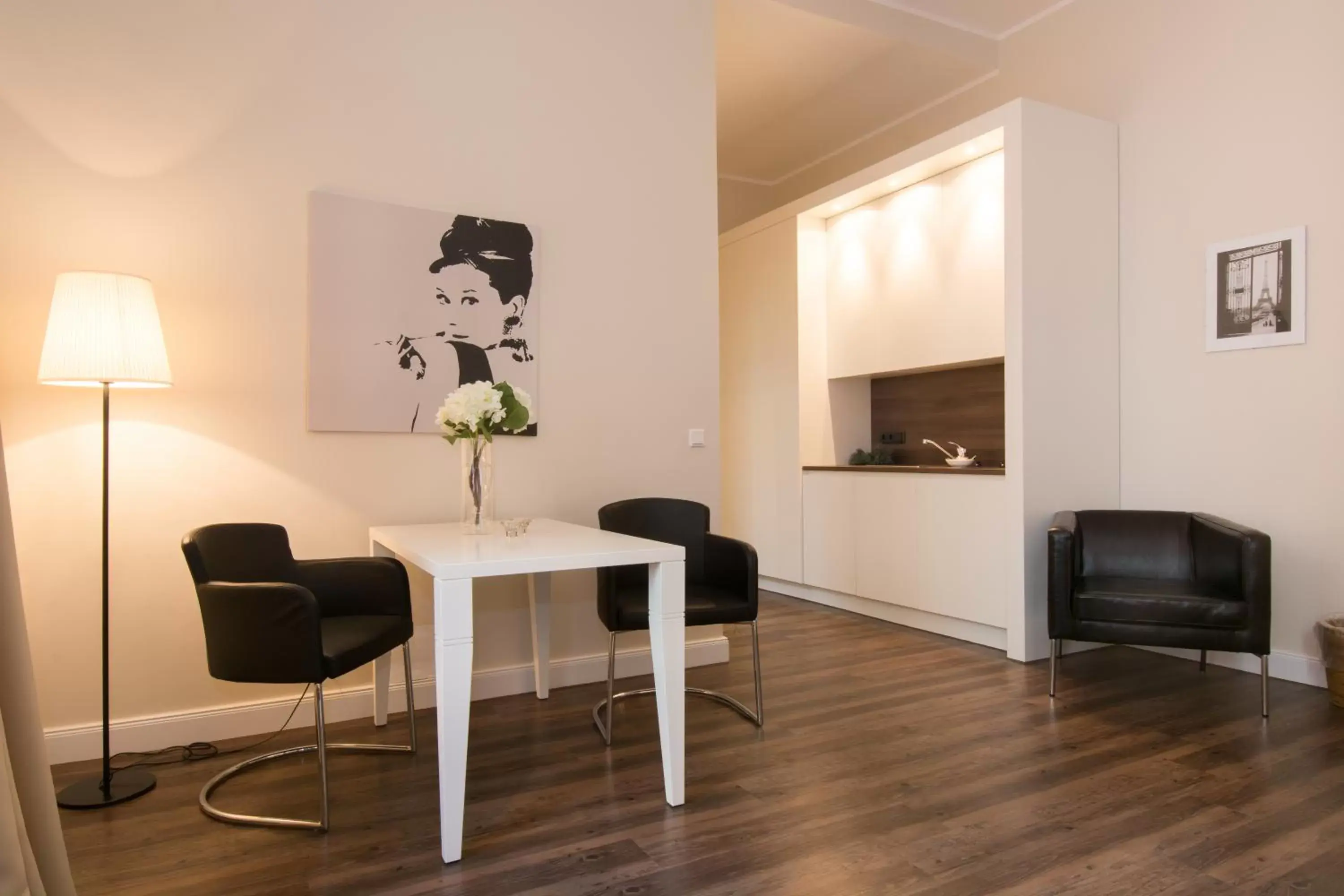 Double Room in Carlstadt Suites Düsseldorf Double Room in Carlstadt Suites Düsseldorf