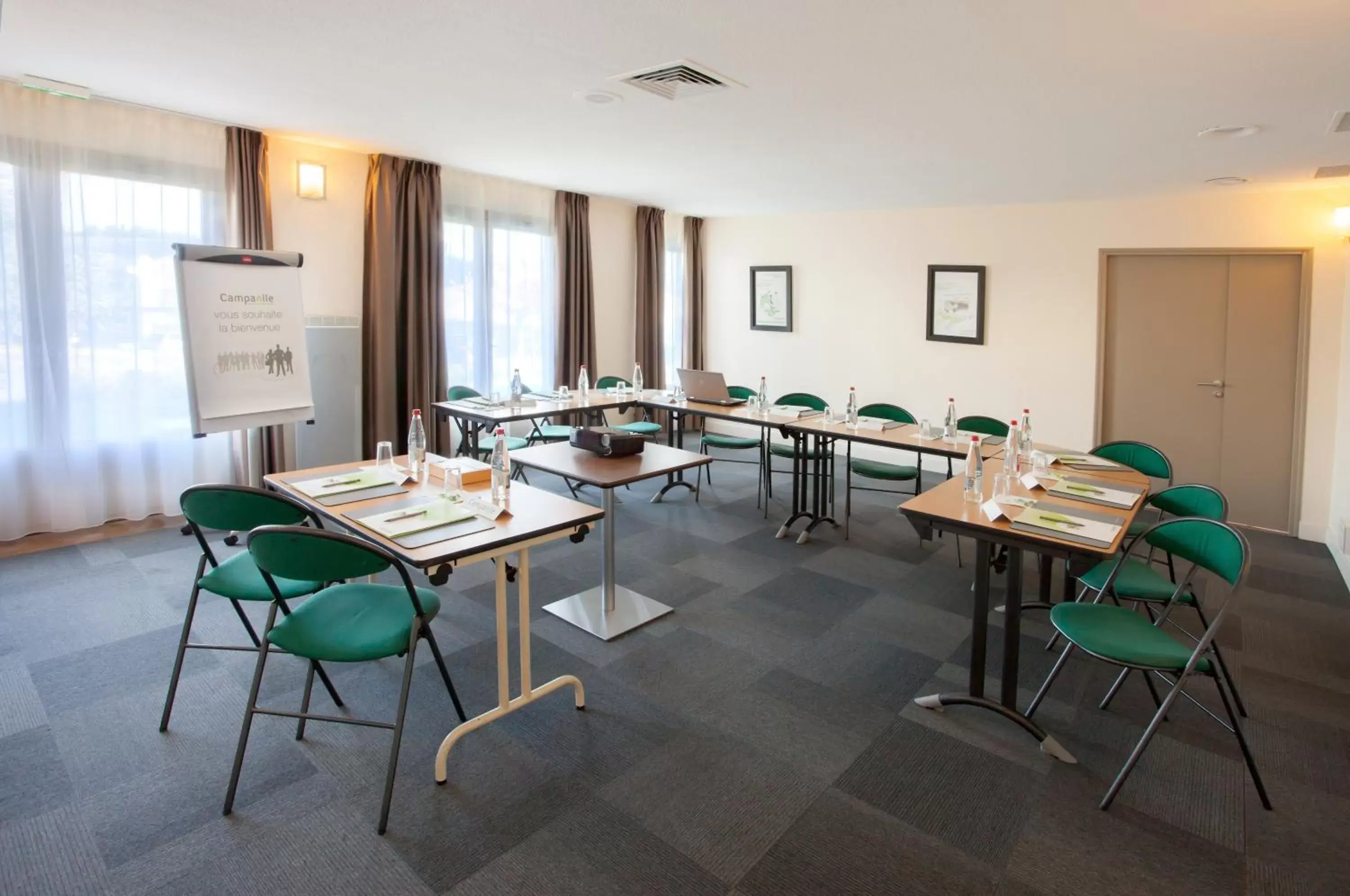 Business facilities in Campanile Poitiers