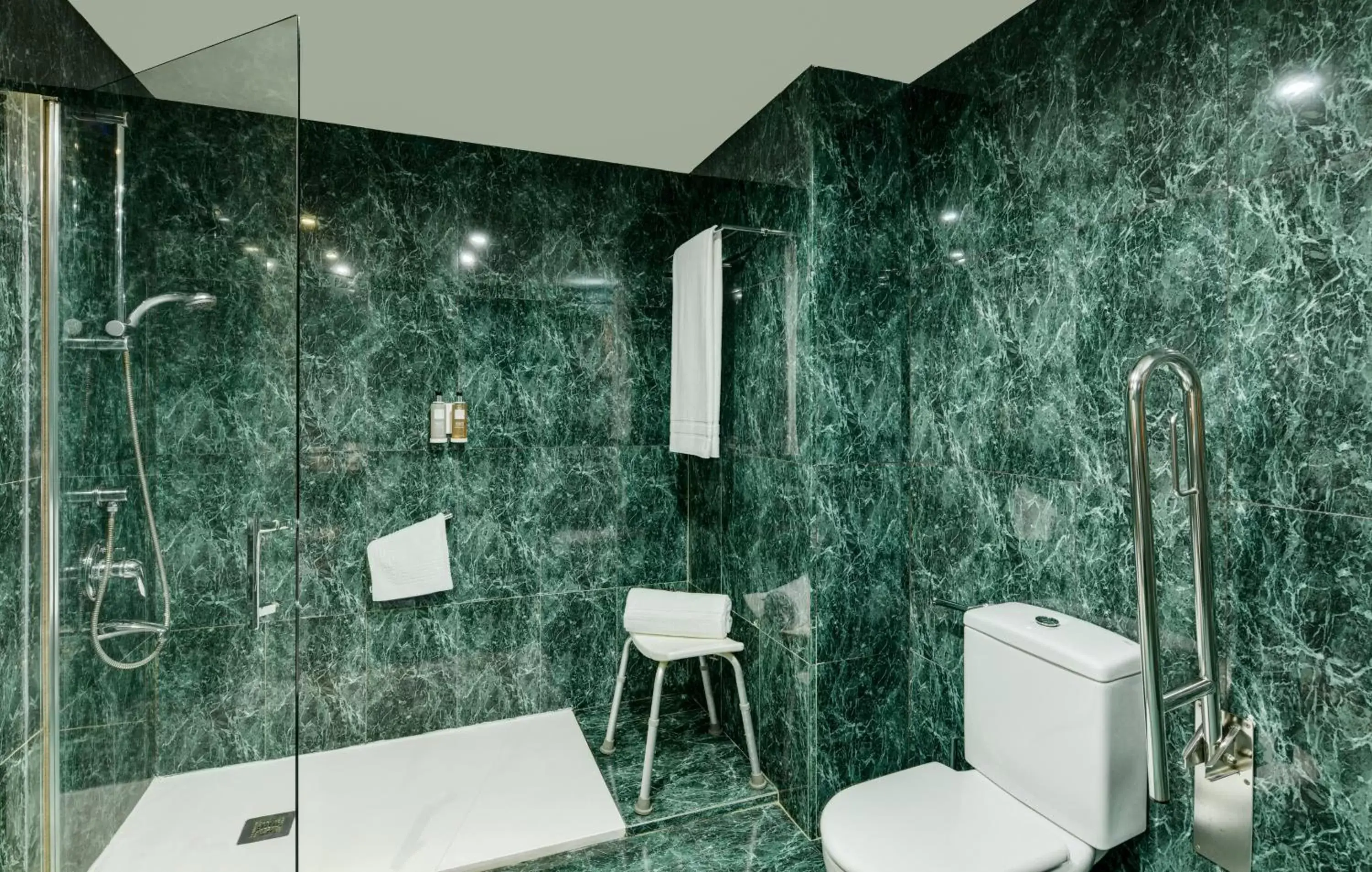 Shower, Bathroom in Sercotel AB Rivas