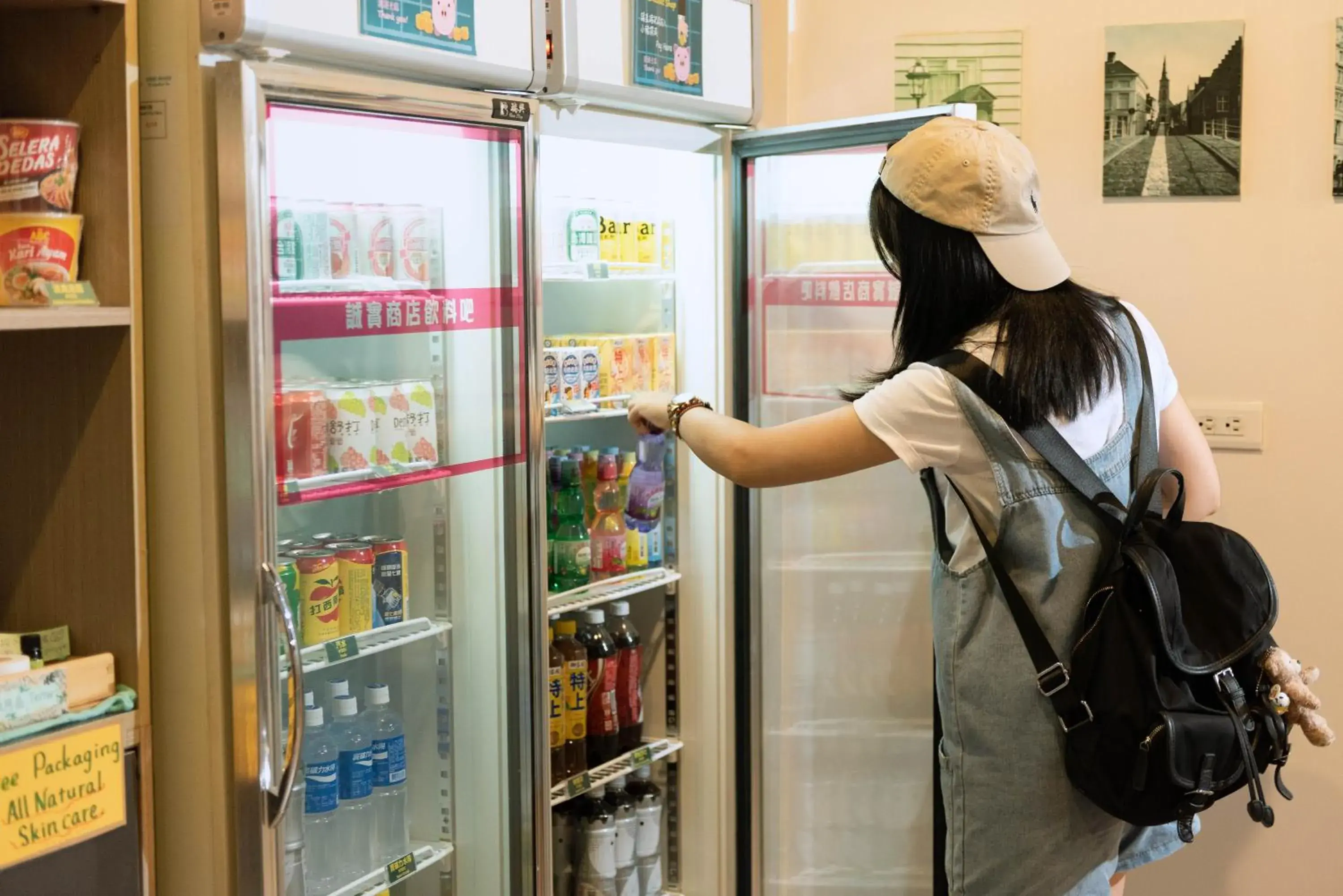 On-site shops in Uno Backpackers Inn On-site shops in Uno Backpackers Inn