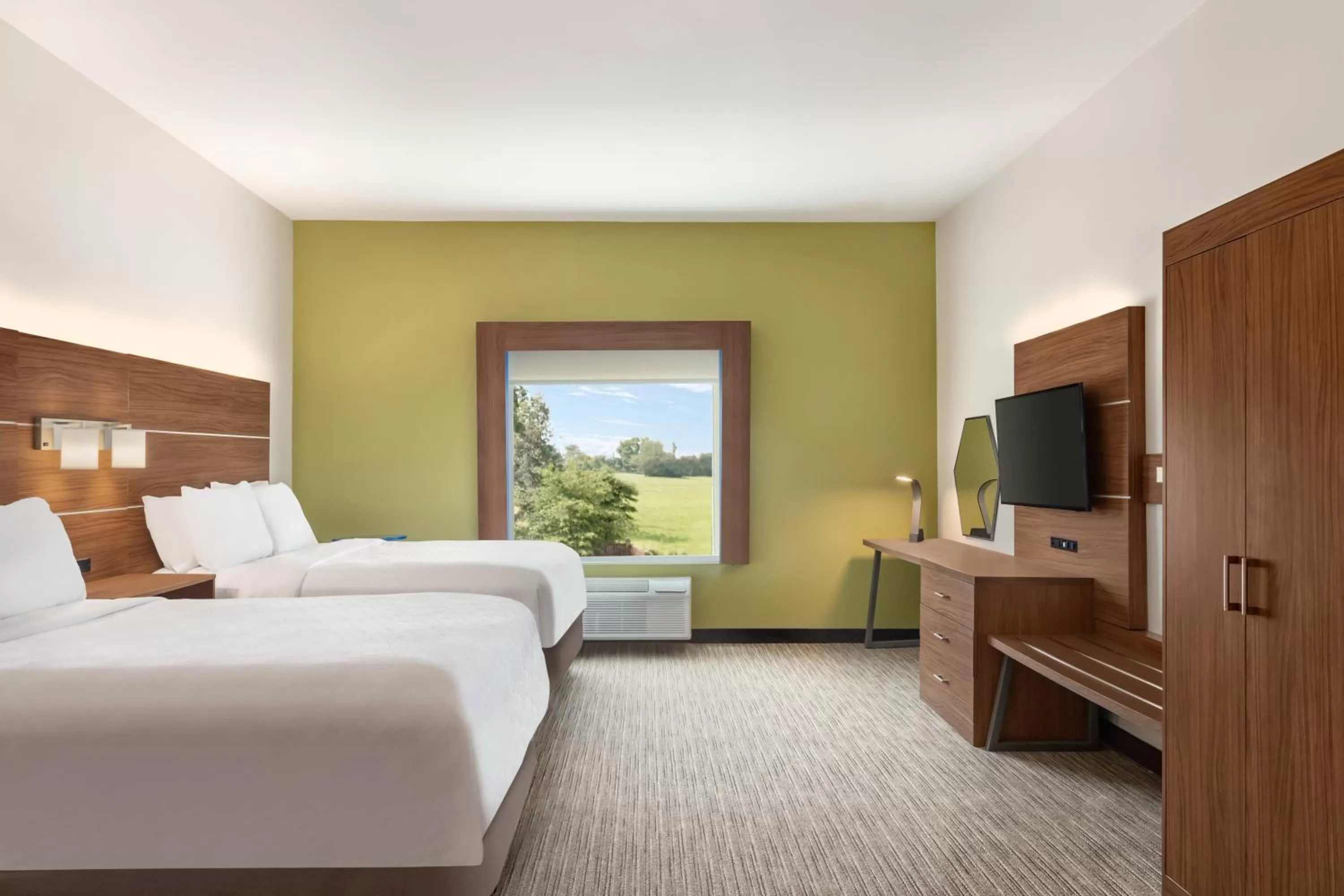 Photo of the whole room, Bed in Holiday Inn Express & Suites Searcy by IHG