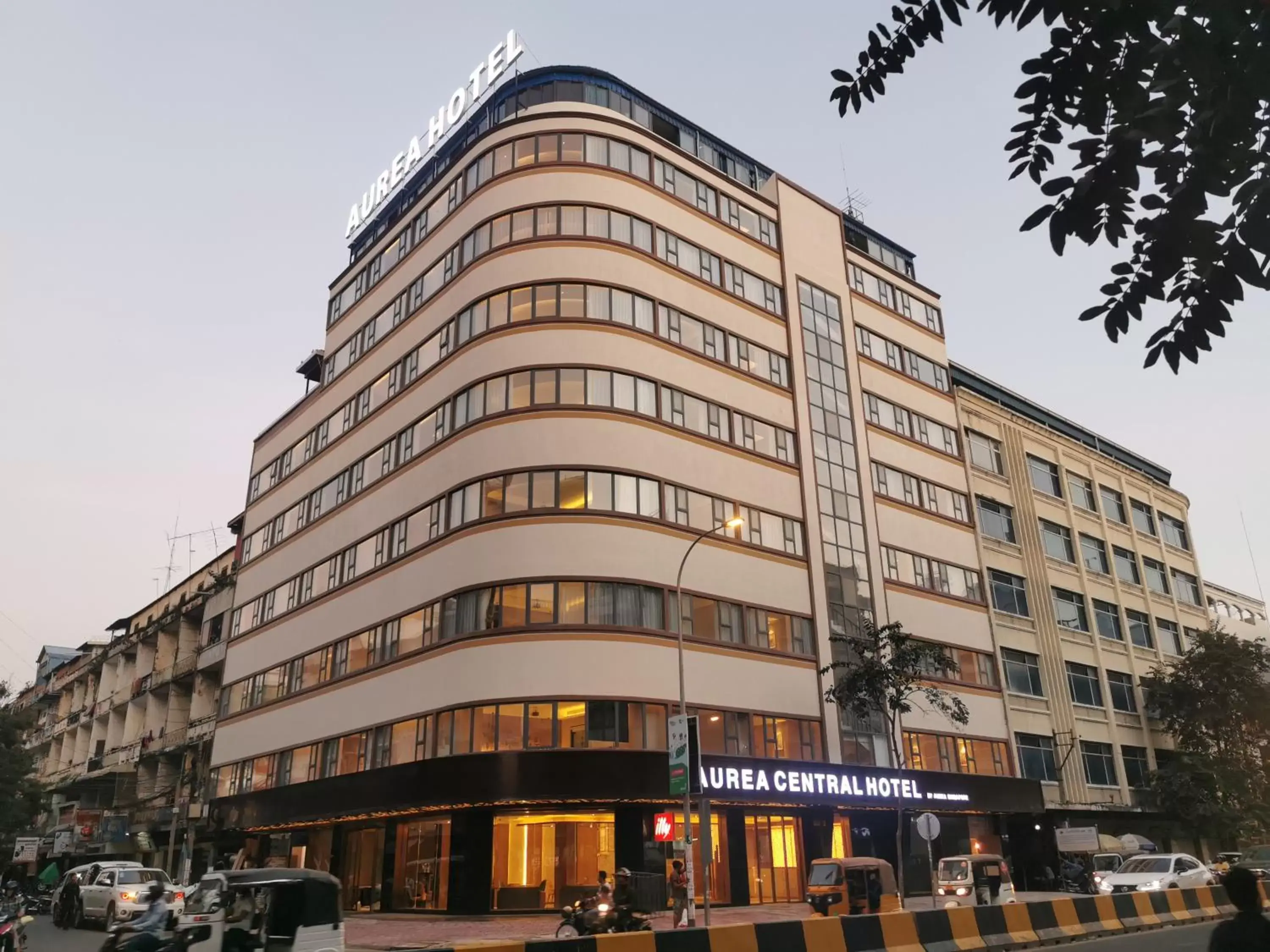 Property Building in Aurea Central Hotel