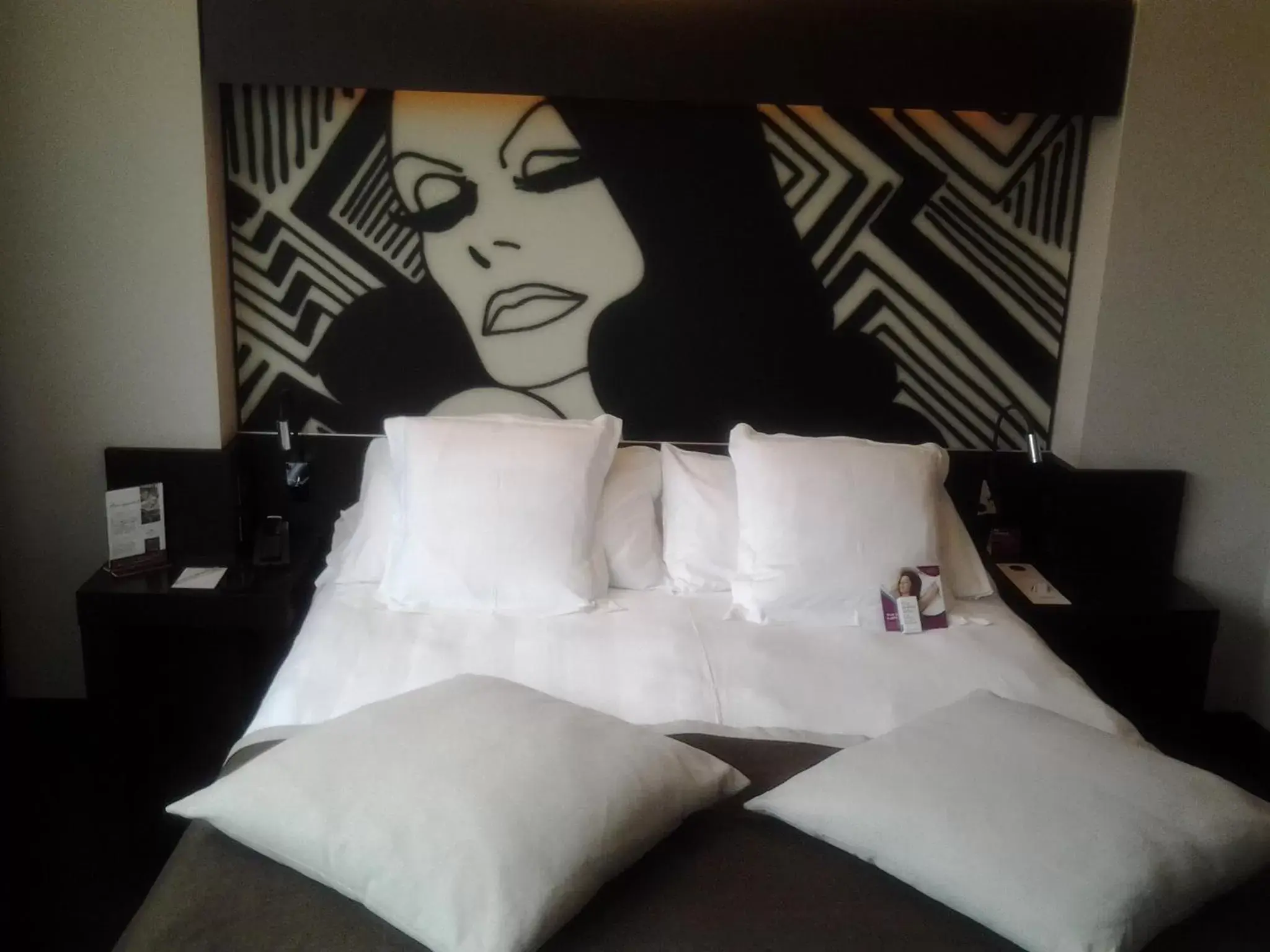 Photo of the whole room, Bed in Crowne Plaza Milan City, an IHG Hotel