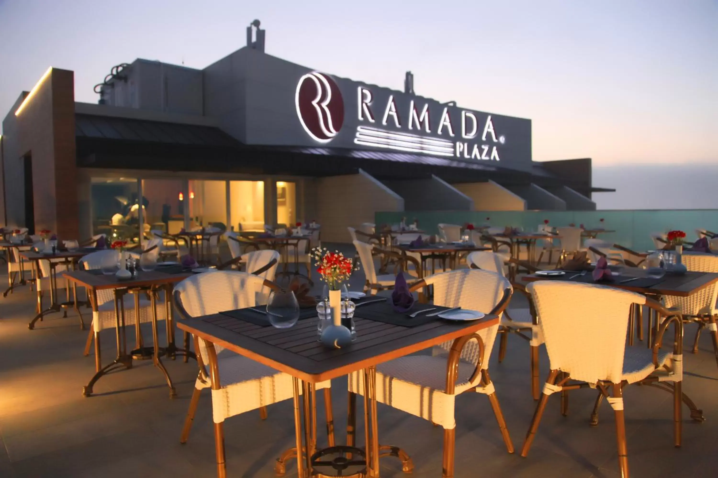 Activities, Restaurant/Places to Eat in Ramada Plaza by Wyndham Istanbul Asia Airport