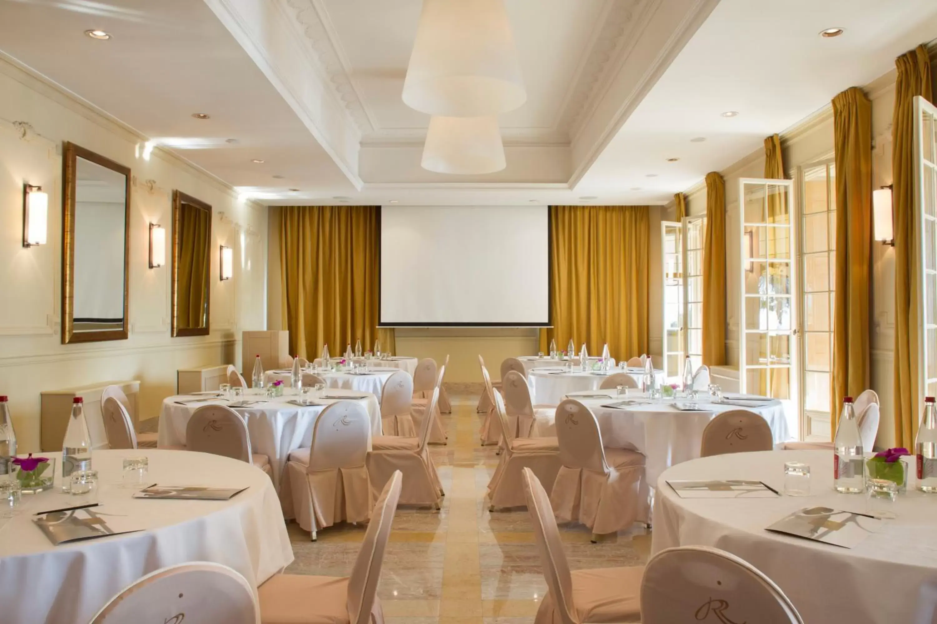 Meeting/conference room in Hotel Royal-Riviera