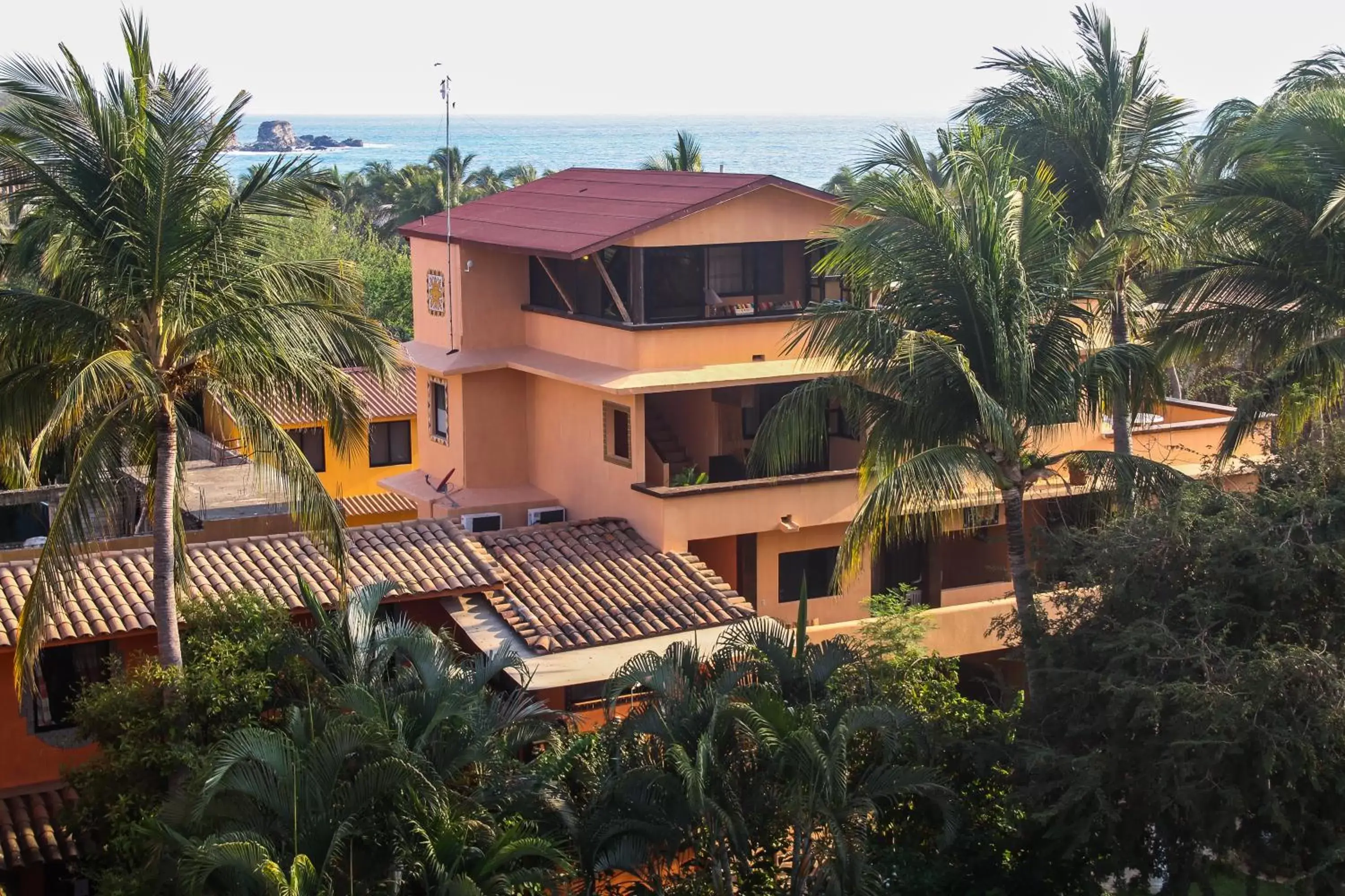Property Building in Hotel Casamar Suites