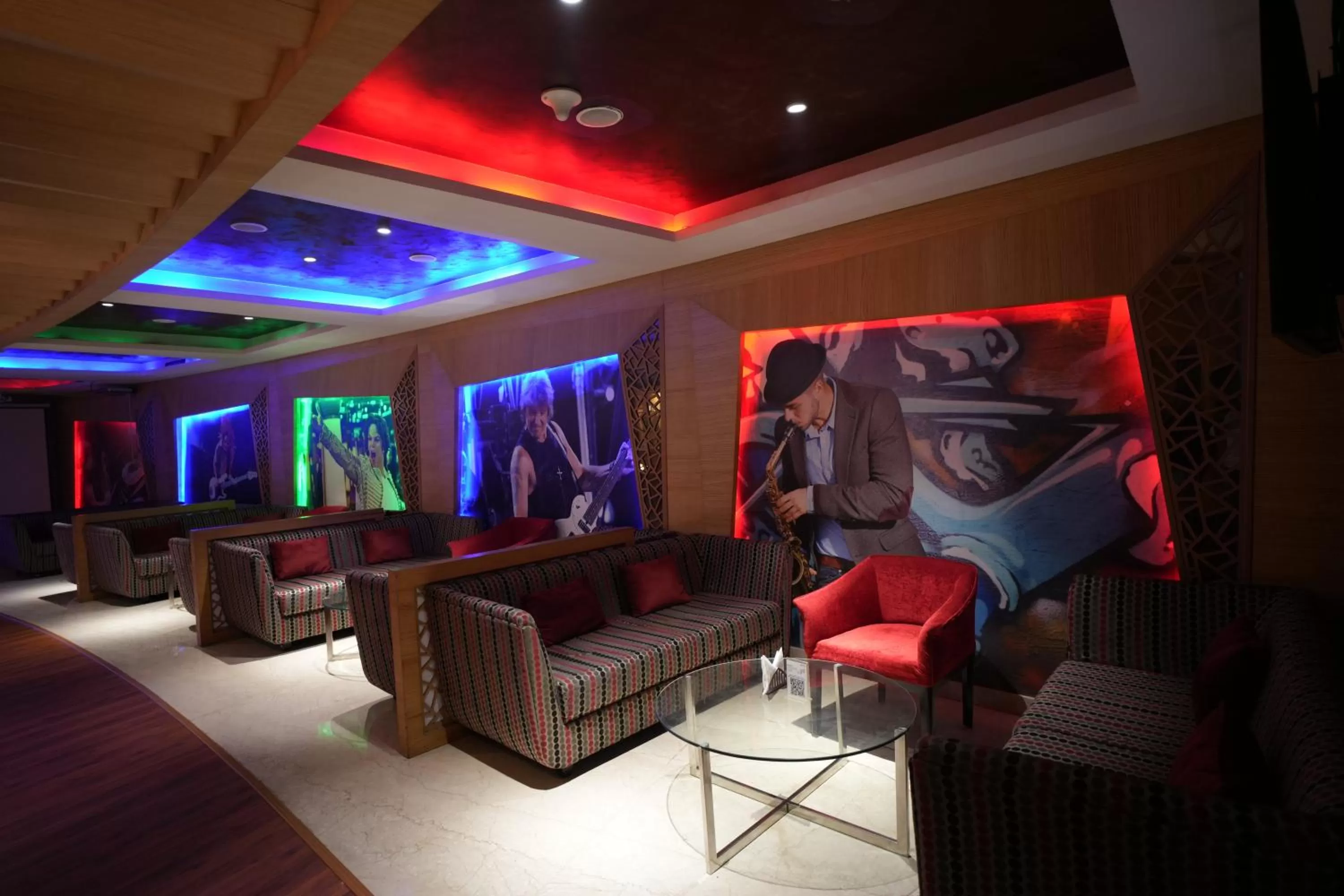 Lounge or bar in Radisson Udaipur