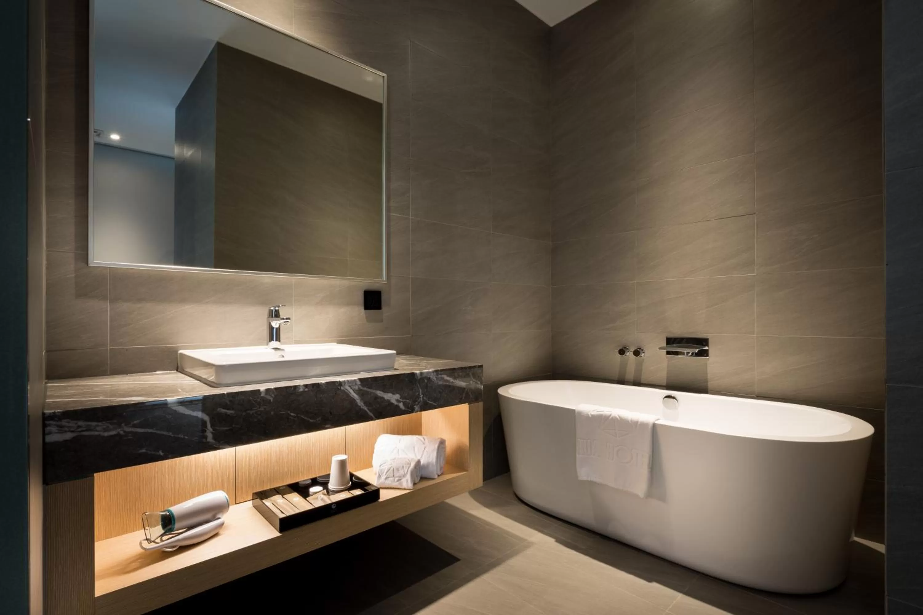 台南星鑽國際商旅 Hua Hotel