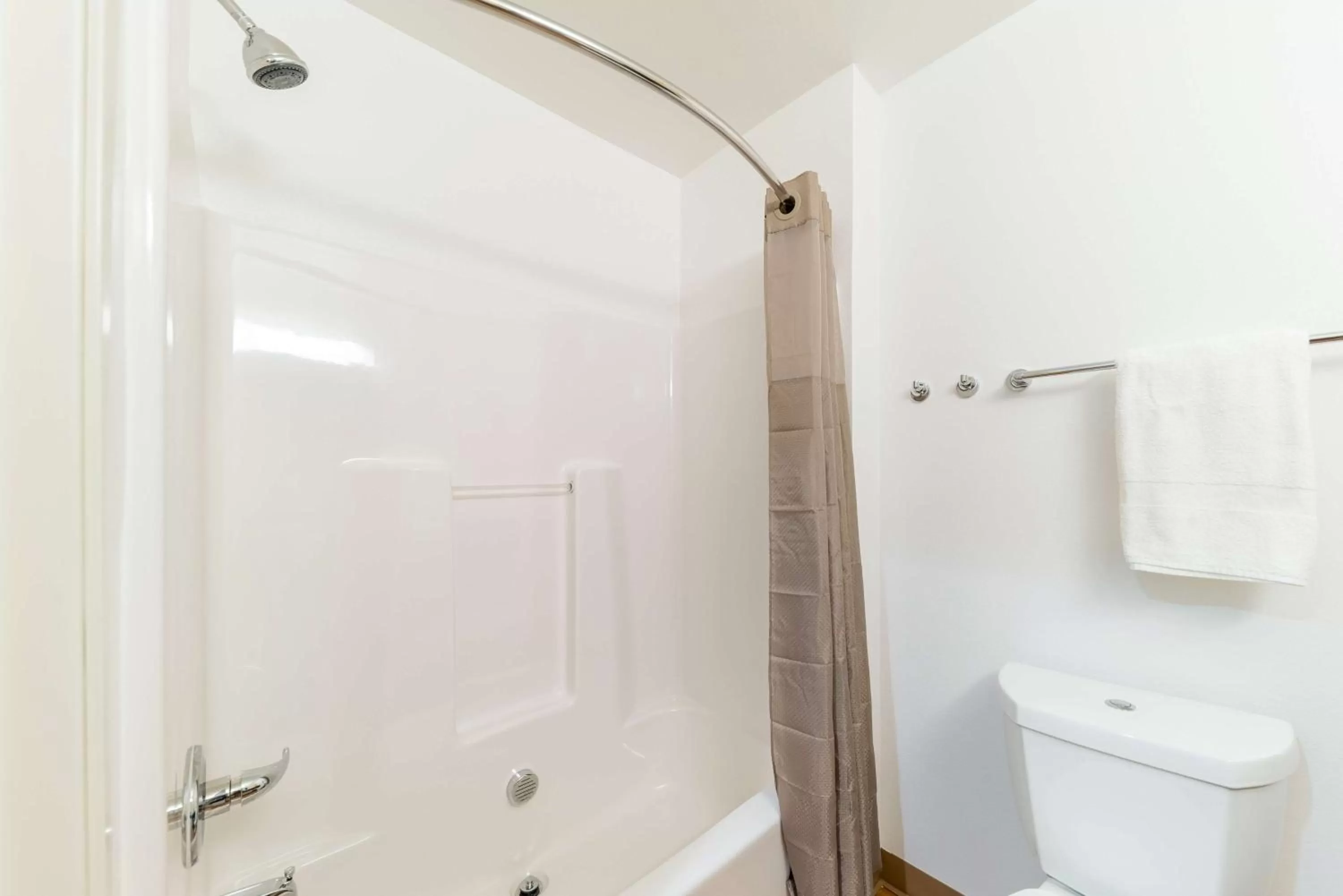 Bathroom in Motel 6 Fort Worth, TX - North - Saginaw