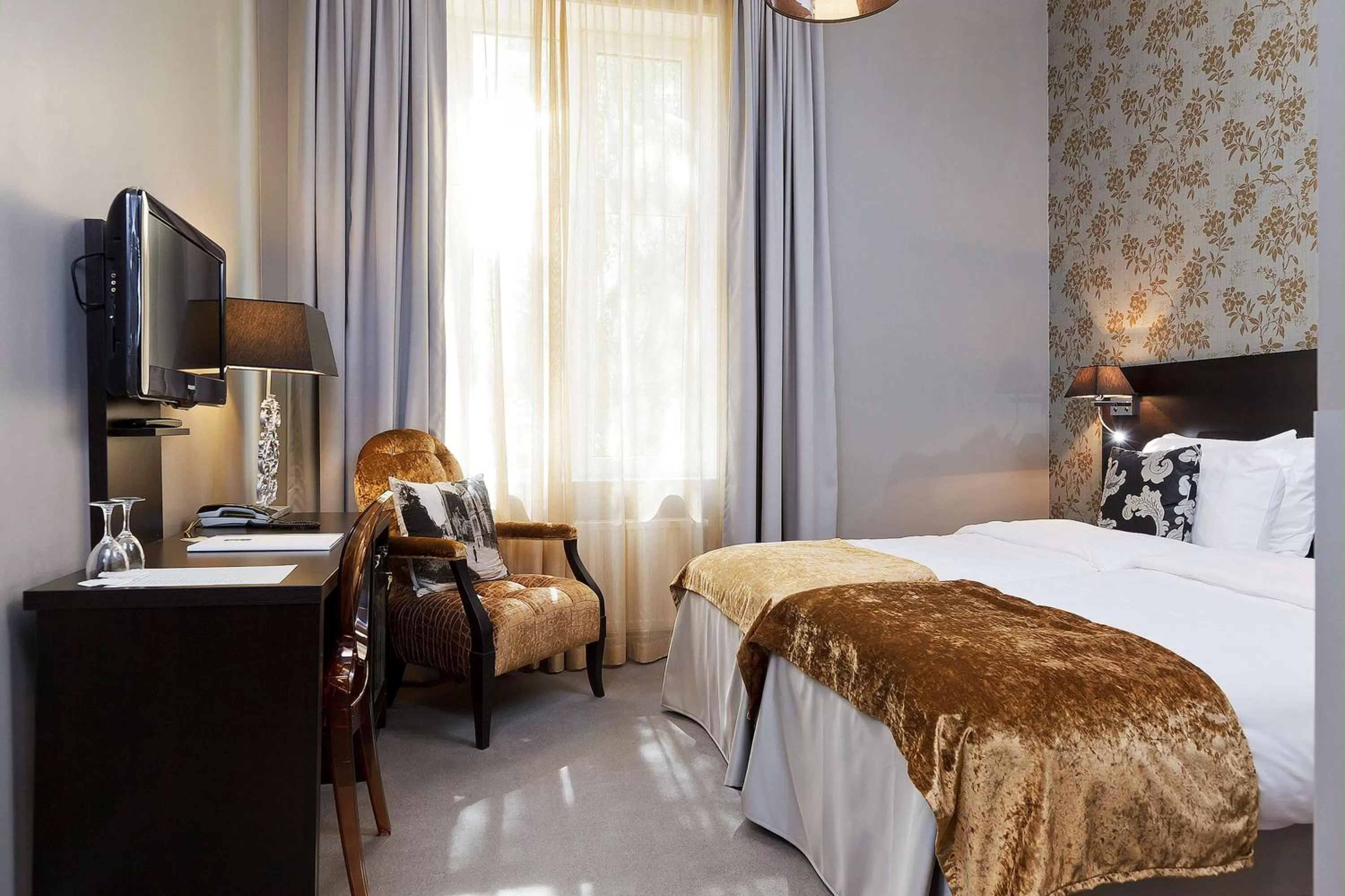 Photo of the whole room, Bed in Saga Hotel Oslo, WorldHotels Crafted