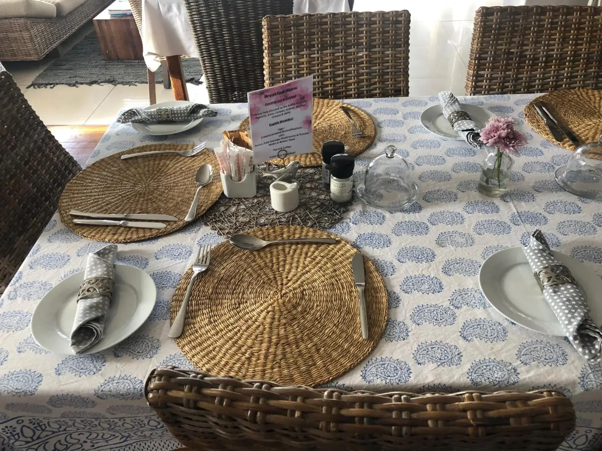 Restaurant/places to eat in Palm Beach Guesthouse Restaurant/places to eat in Palm Beach Guesthouse