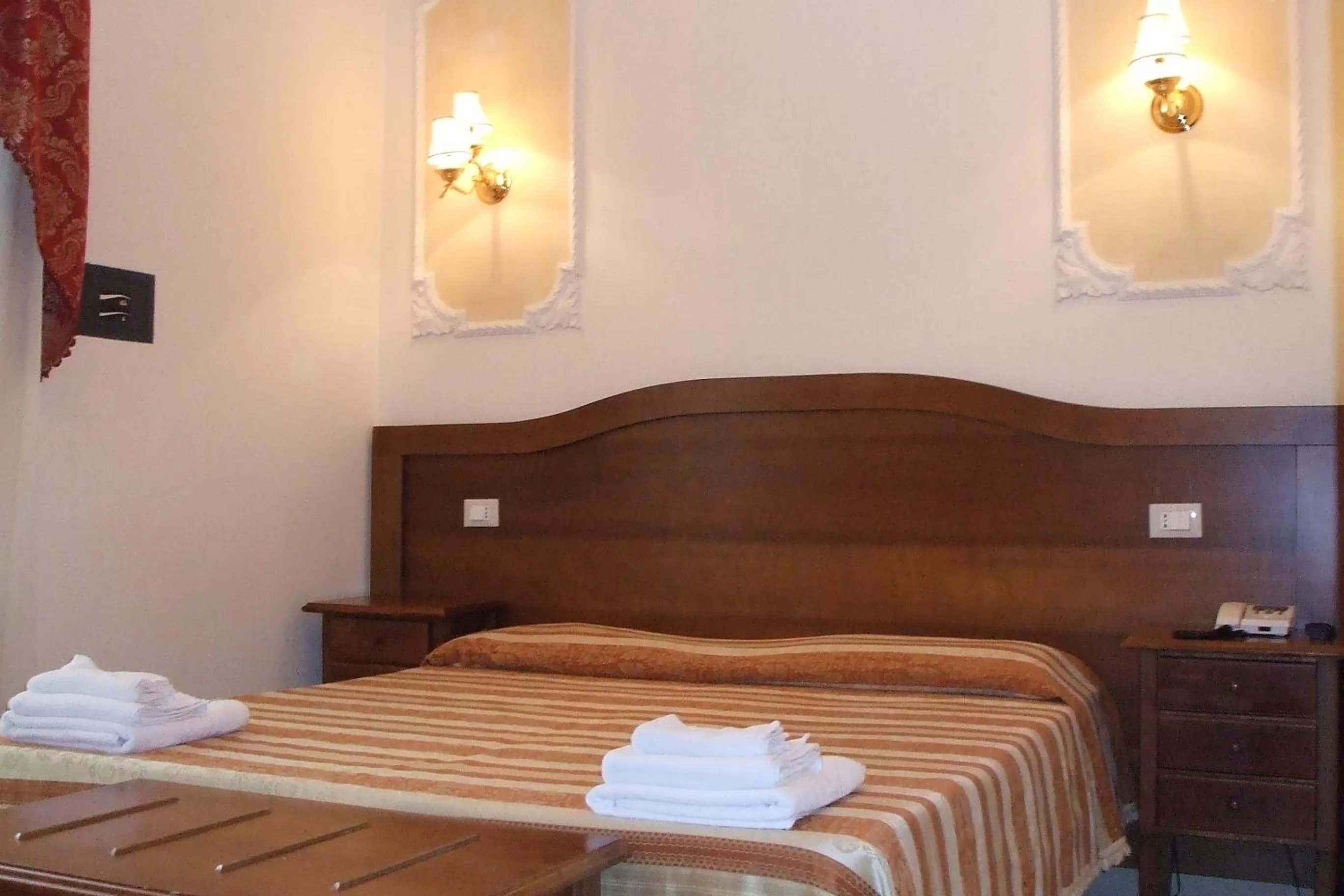 Superior Double Room in Cambridge Hotel