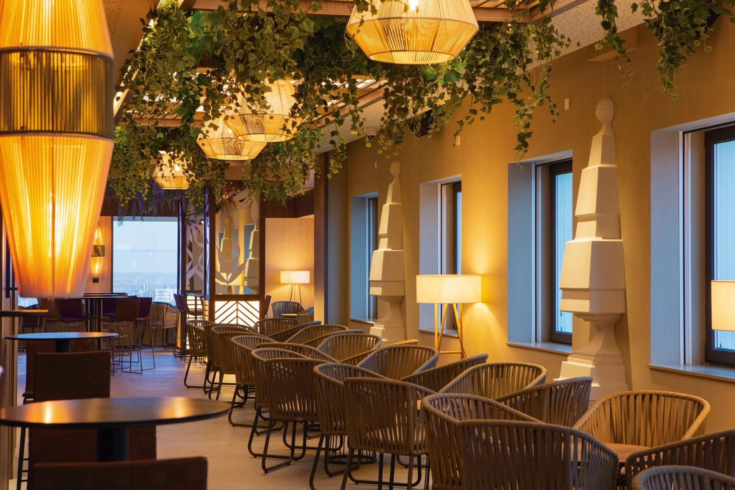 Lounge or bar in Riu Plaza España