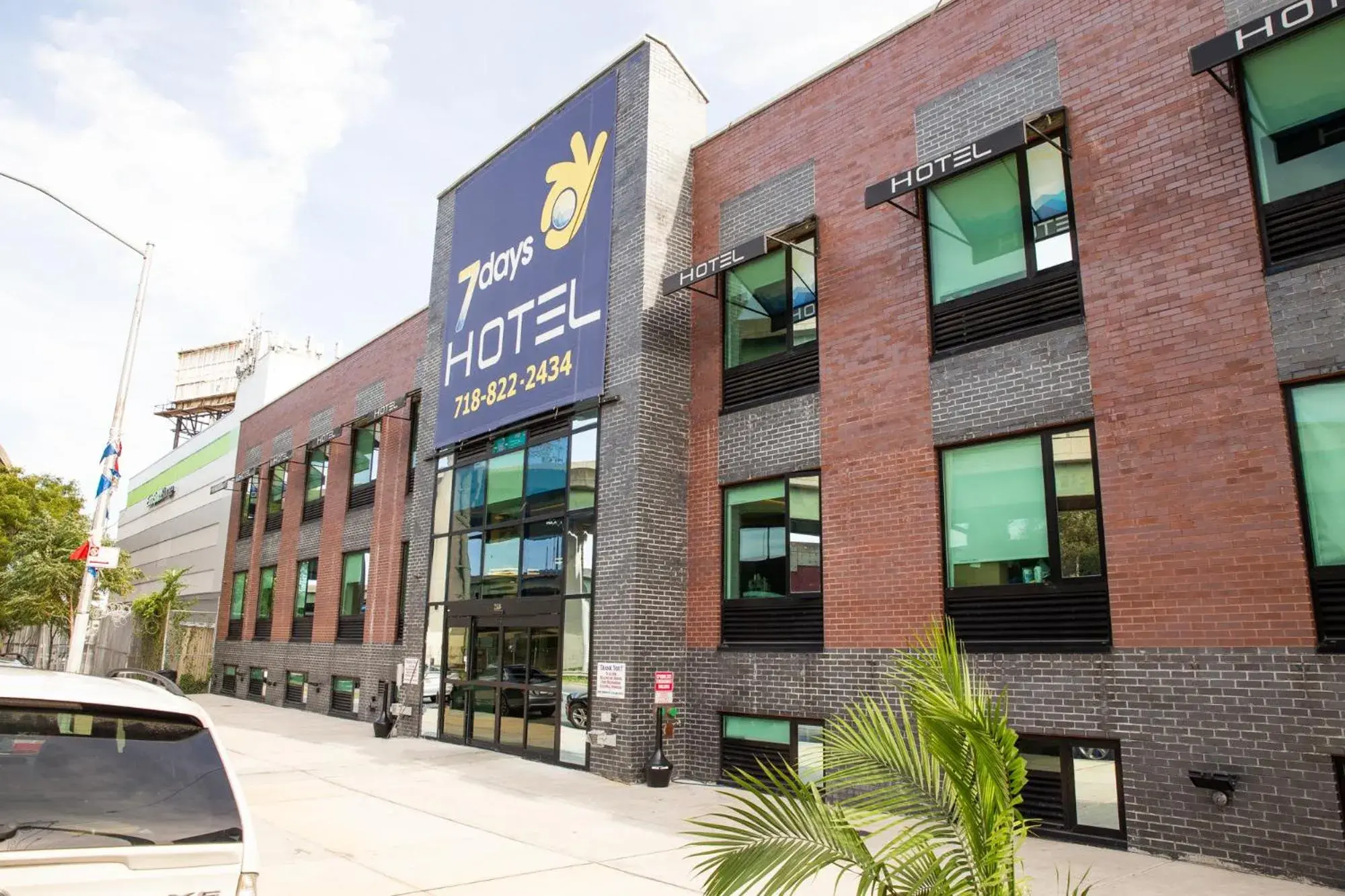 Property building in 7 Days Hotel Property building in 7 Days Hotel