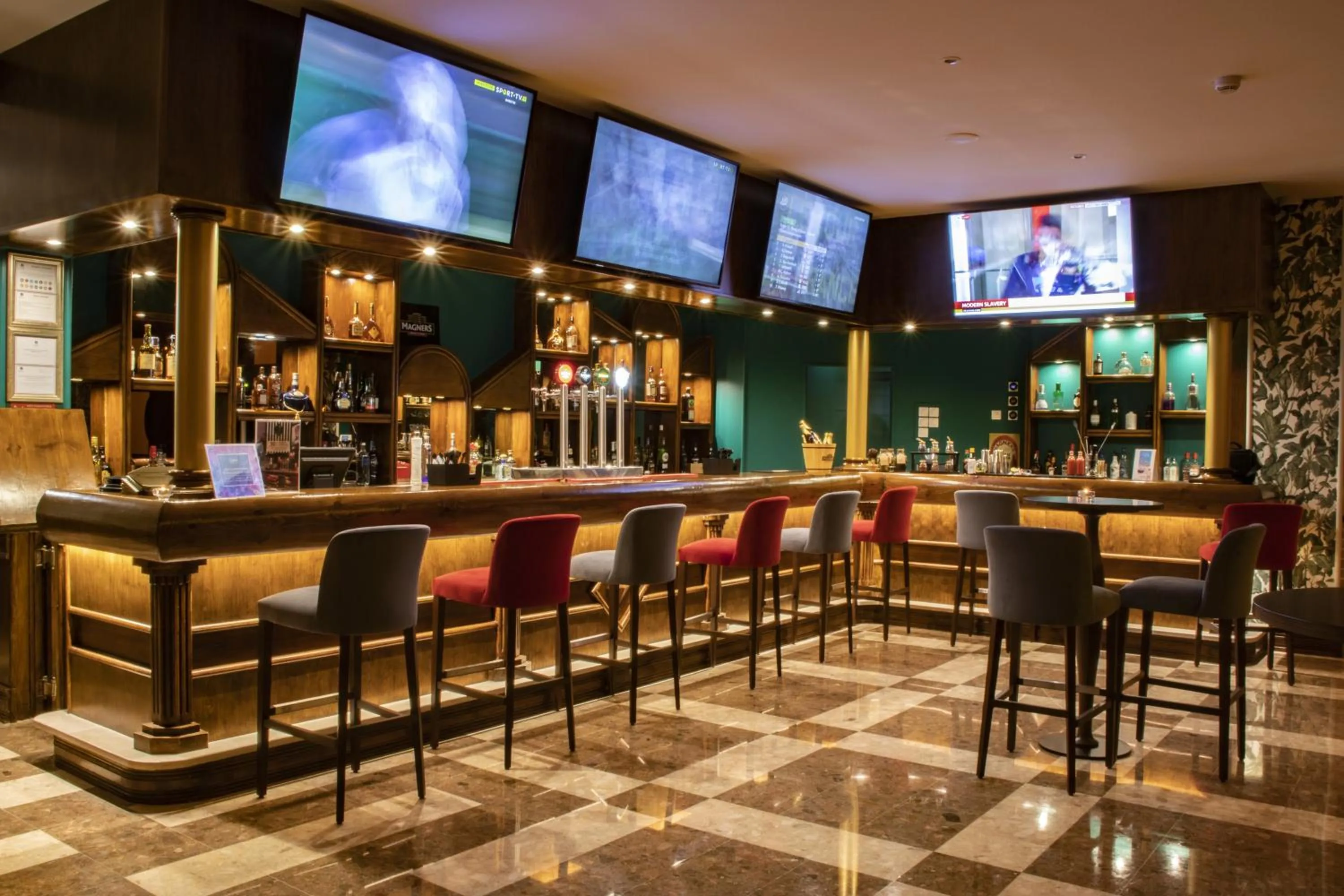 Lounge or bar in Luna Hotel da Oura