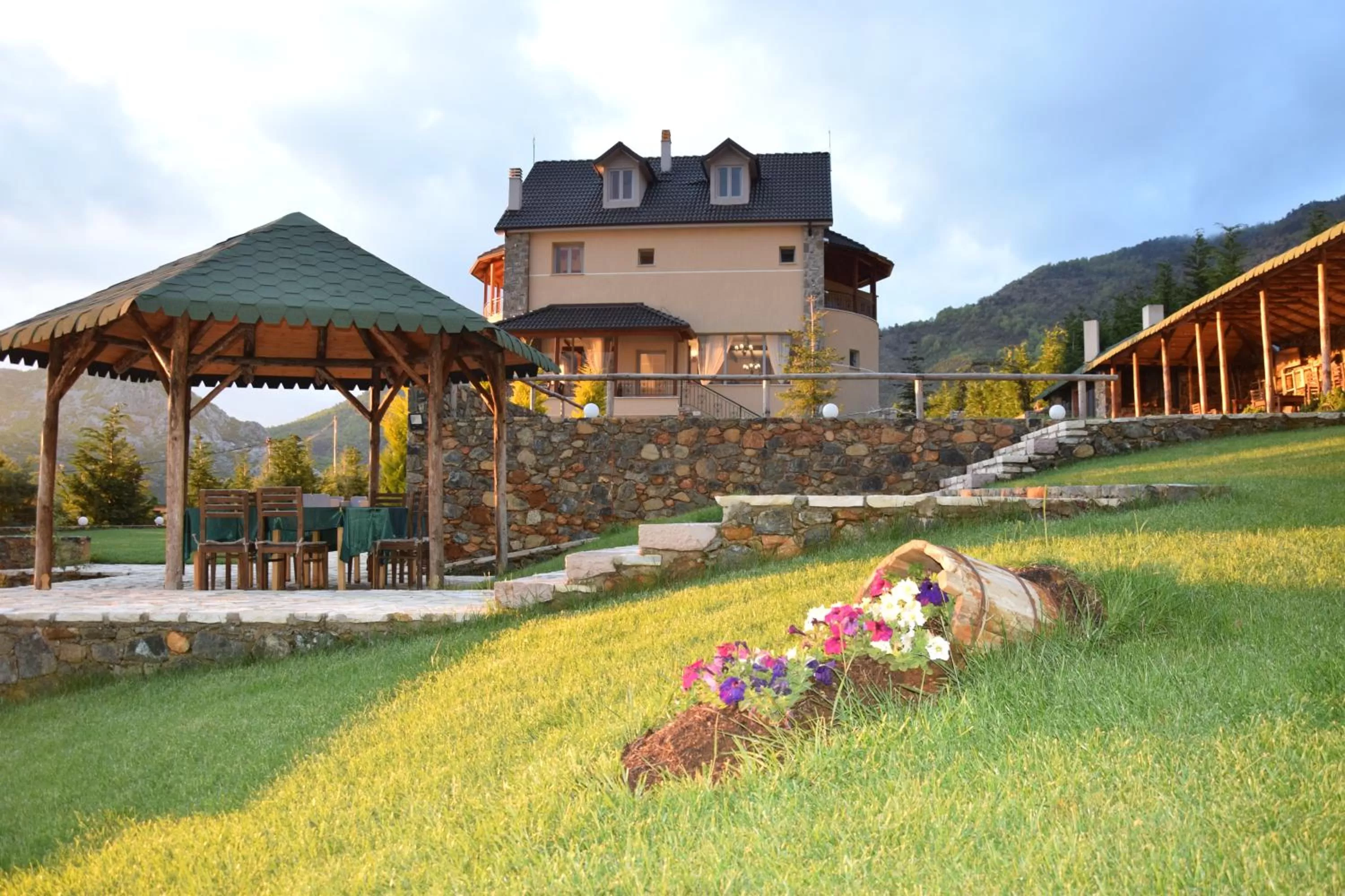 Property Building in Sofra E Shpatit