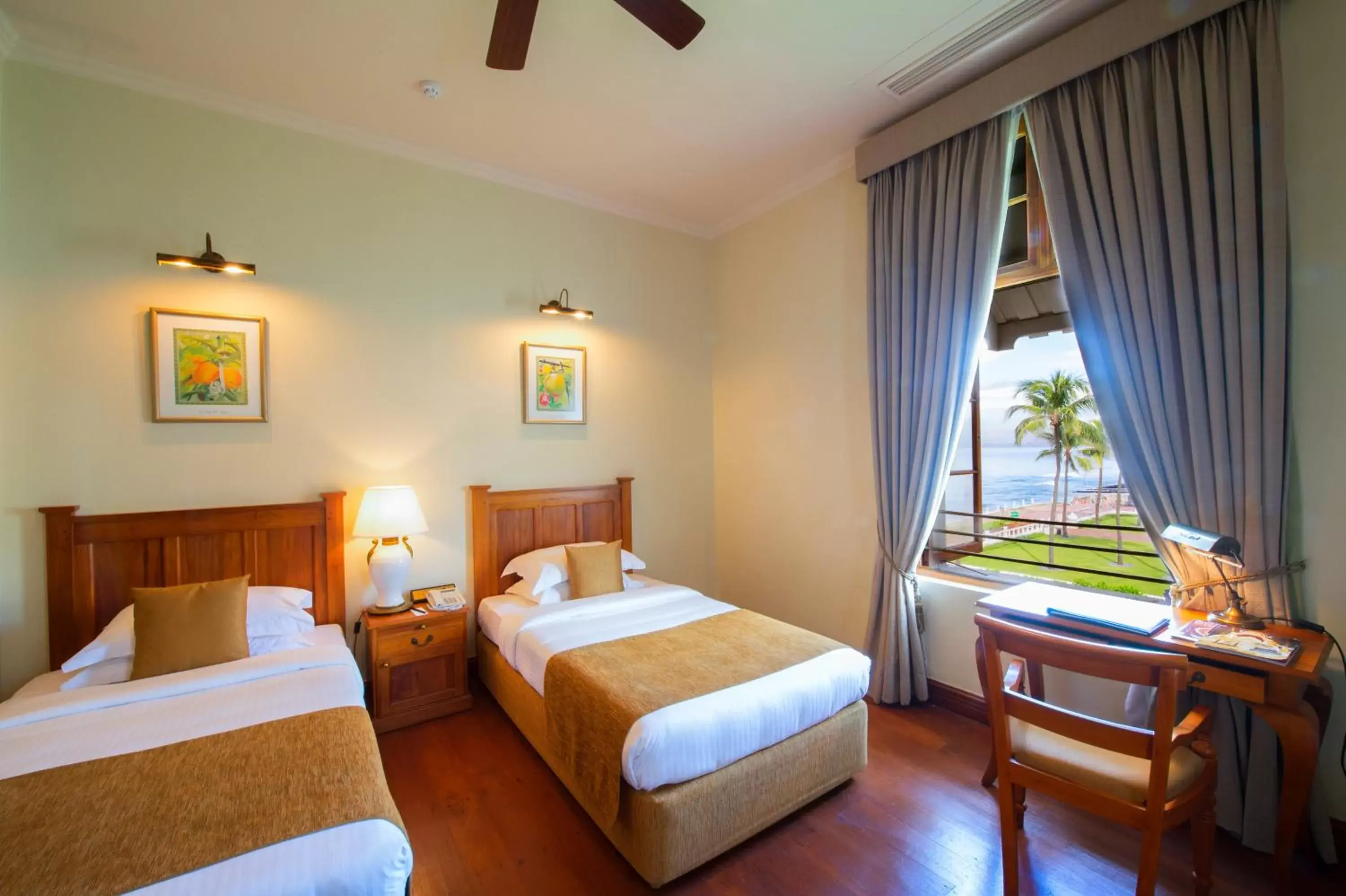 Bed in Galle Face Hotel