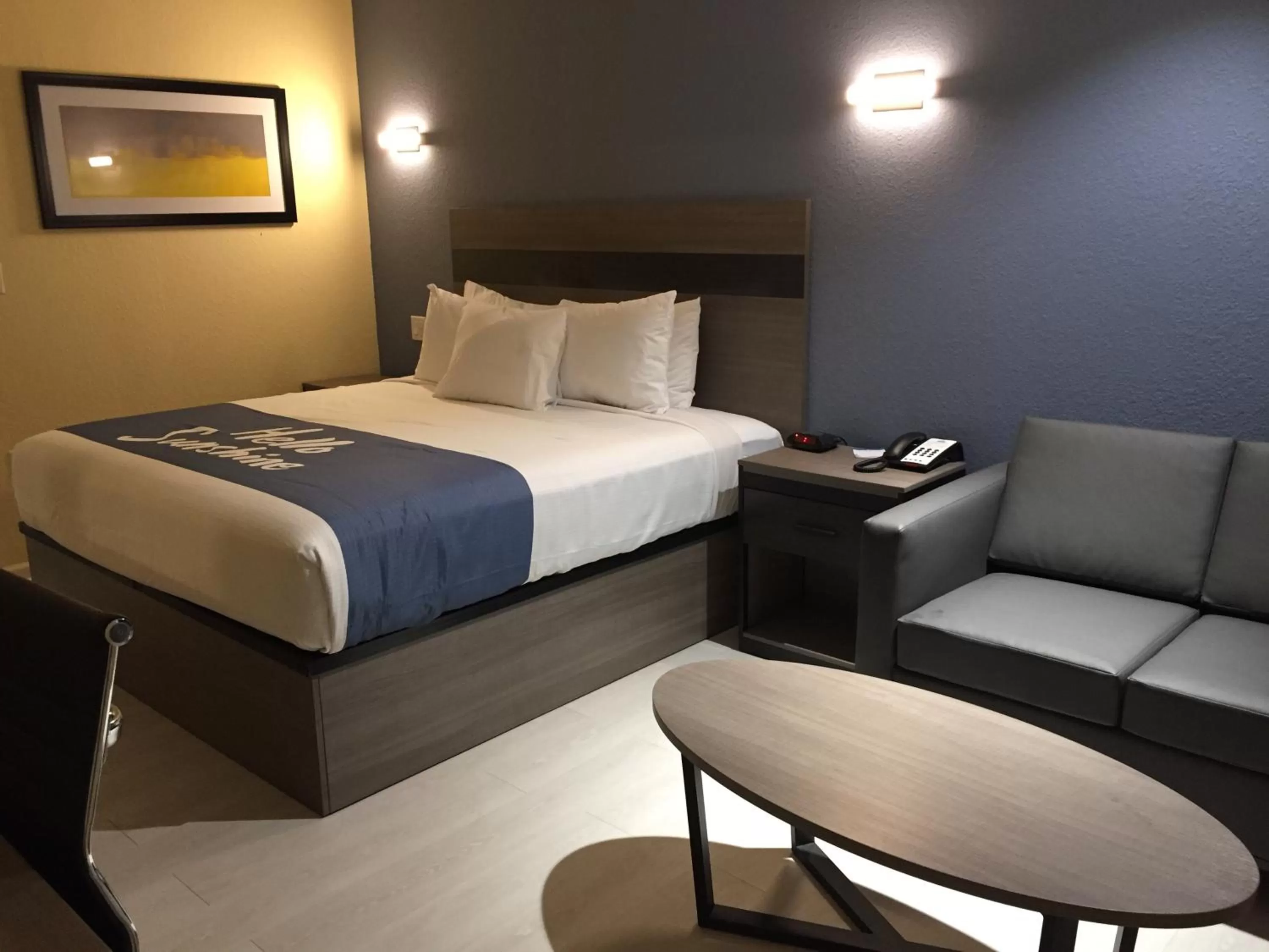 Photo of the whole room, Bed in Days Inn by Wyndham Freeport