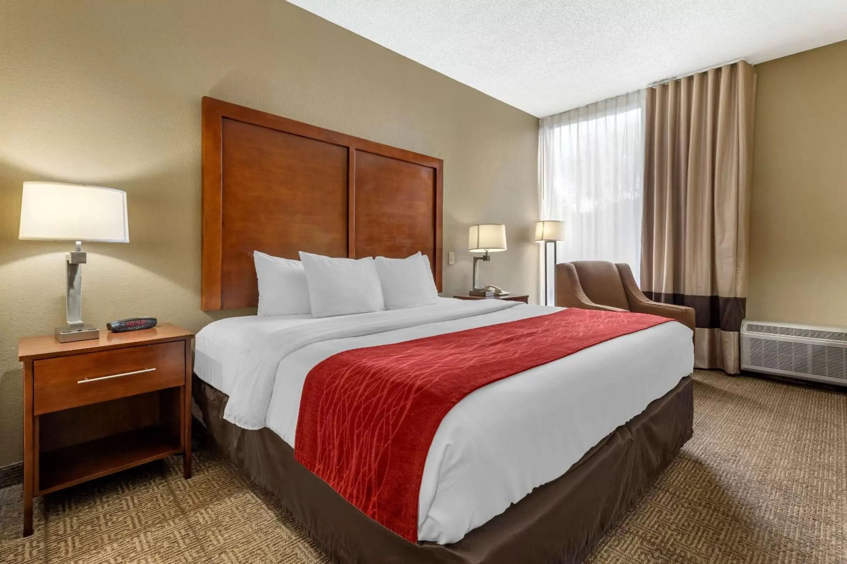 Photo of the whole room, Bed in Comfort Inn Cranberry Township