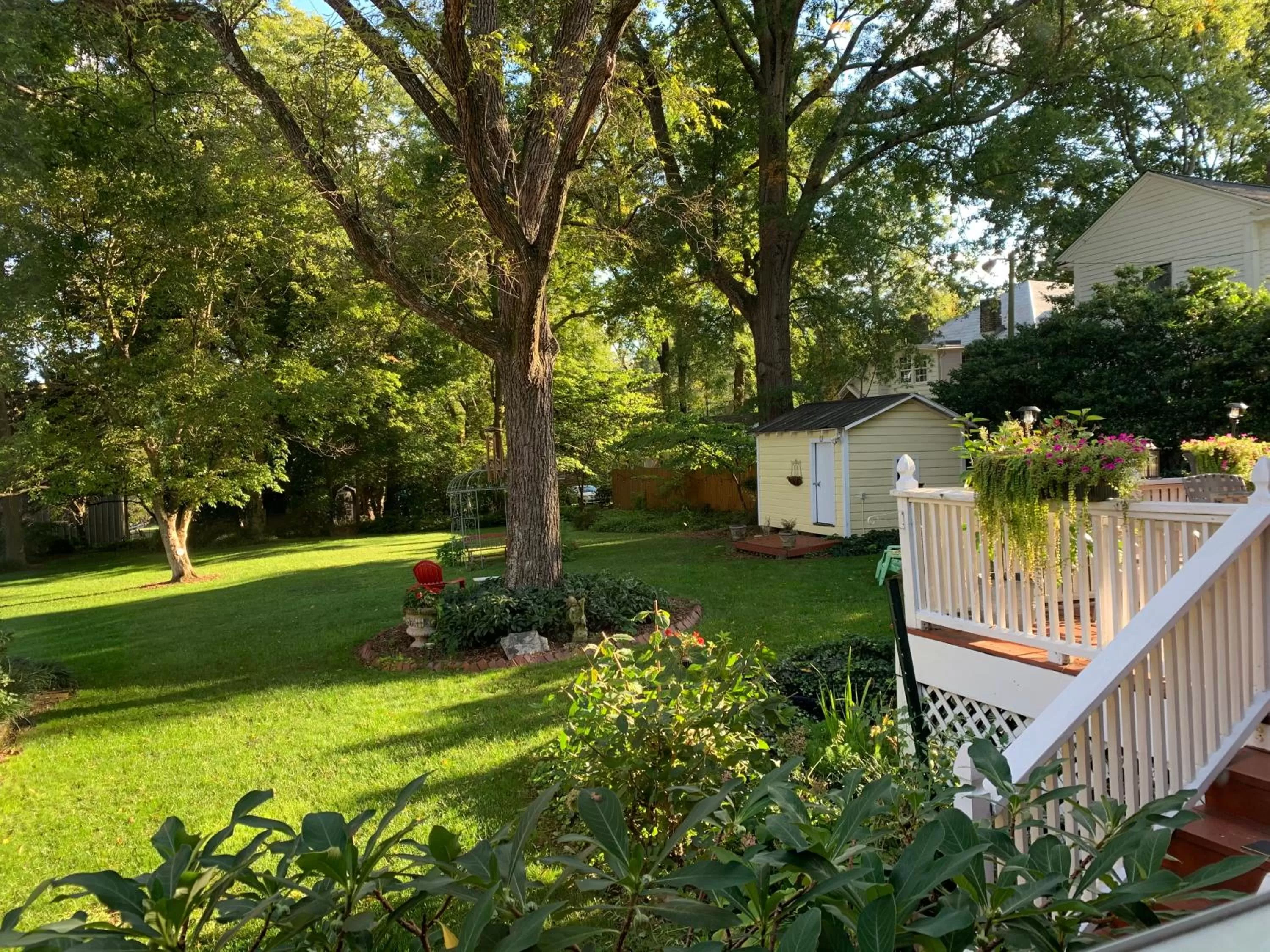 Garden, Property Building in The Inn on Front Street