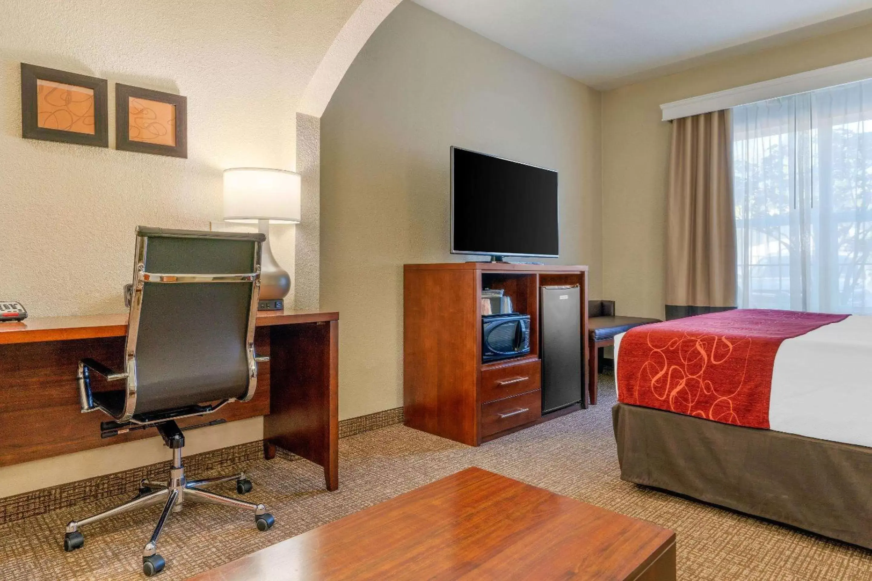 King Suite - Non-Smoking in Comfort Suites Downtown Sacramento