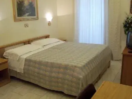 Bedroom, Bed in Hotel Pensione Romeo