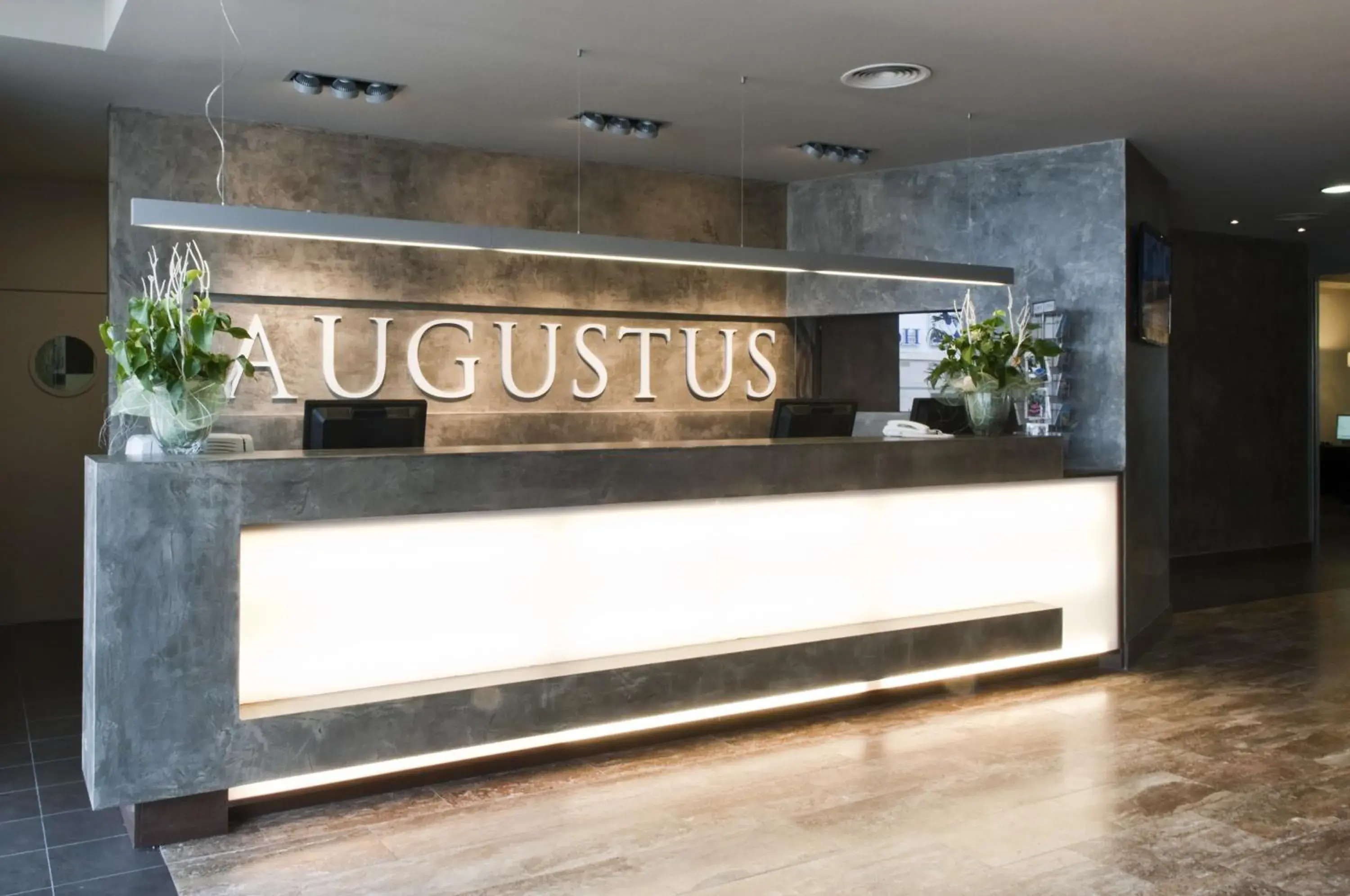 Facility for disabled guests, Lobby/Reception in Augustus