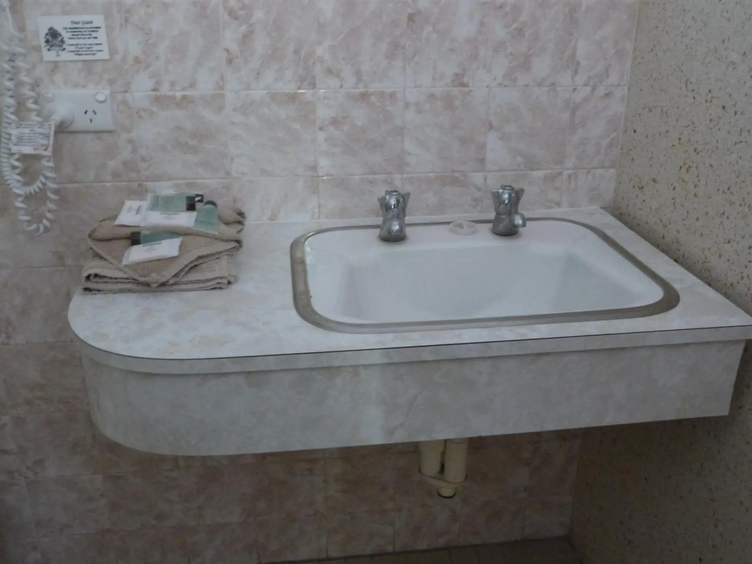 Bathroom in Grand Central Motel