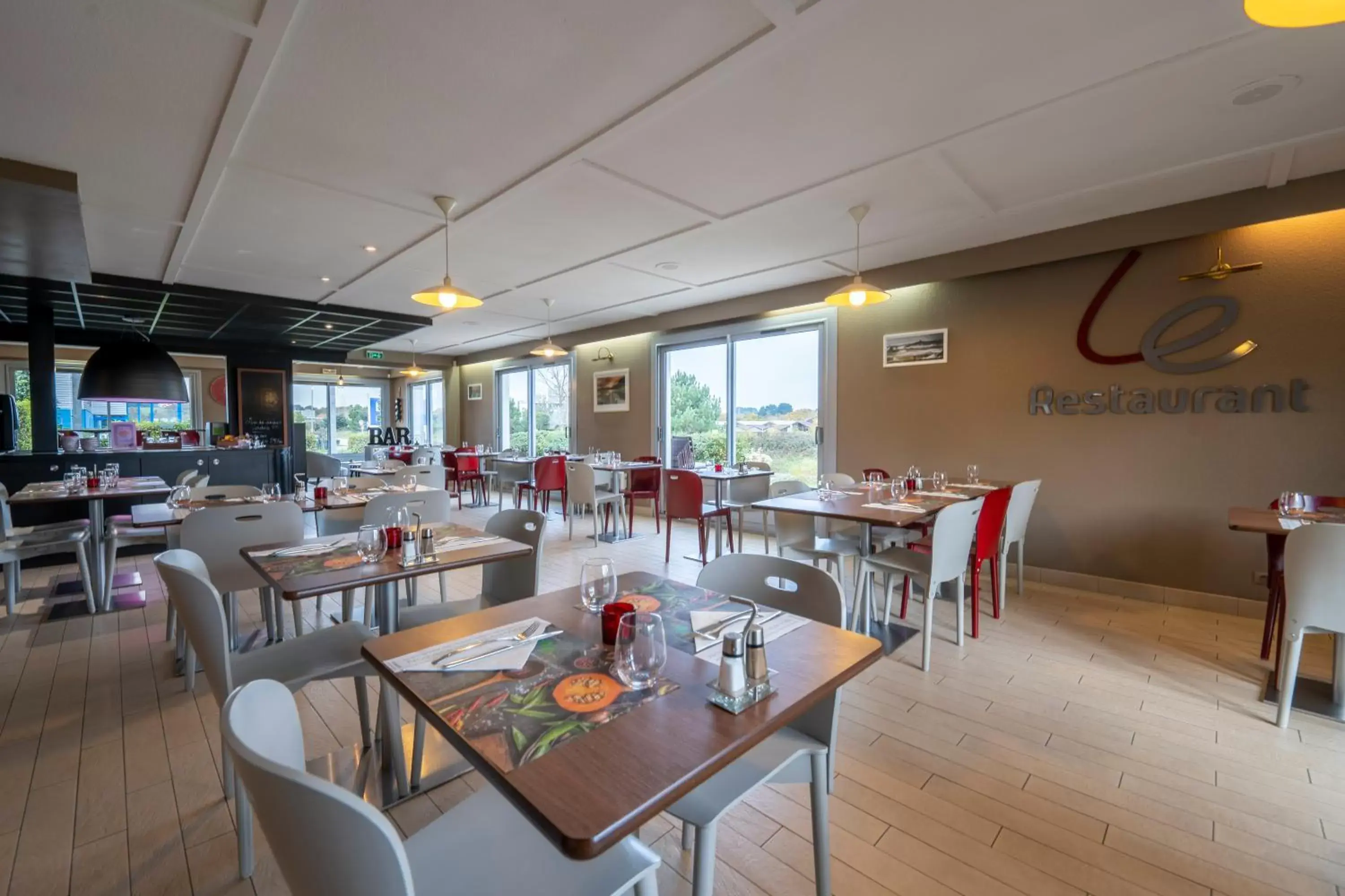 Restaurant/Places to Eat in Campanile Lorient - Lanester