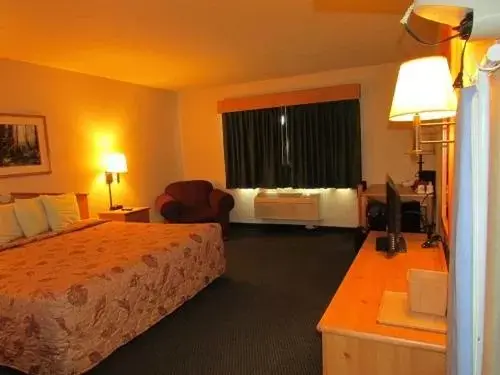 Photo of the whole room, Bed in AmeriVu Inn & Suites