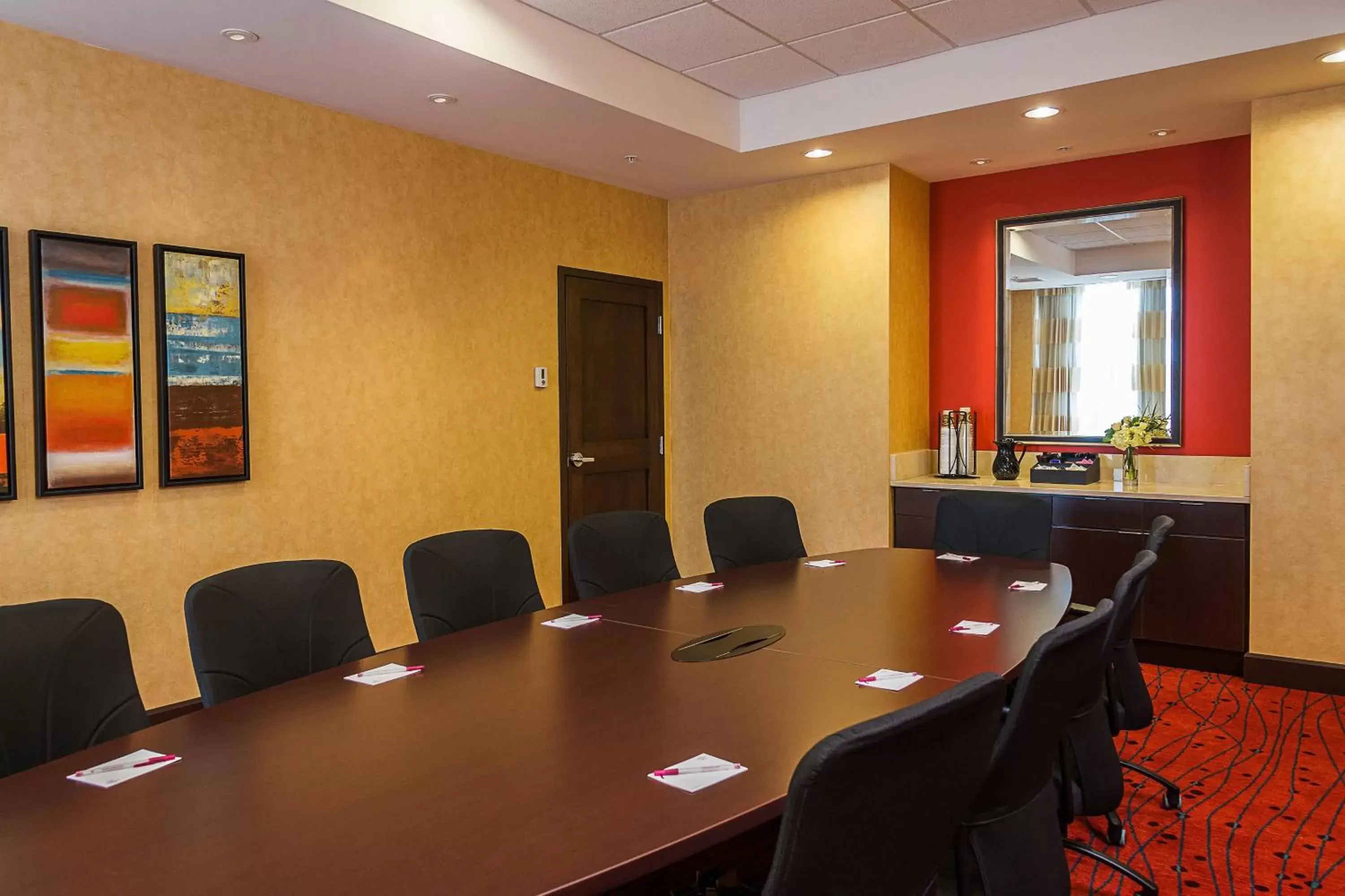 Meeting/conference room in Residence Inn by Marriott Ottawa Airport