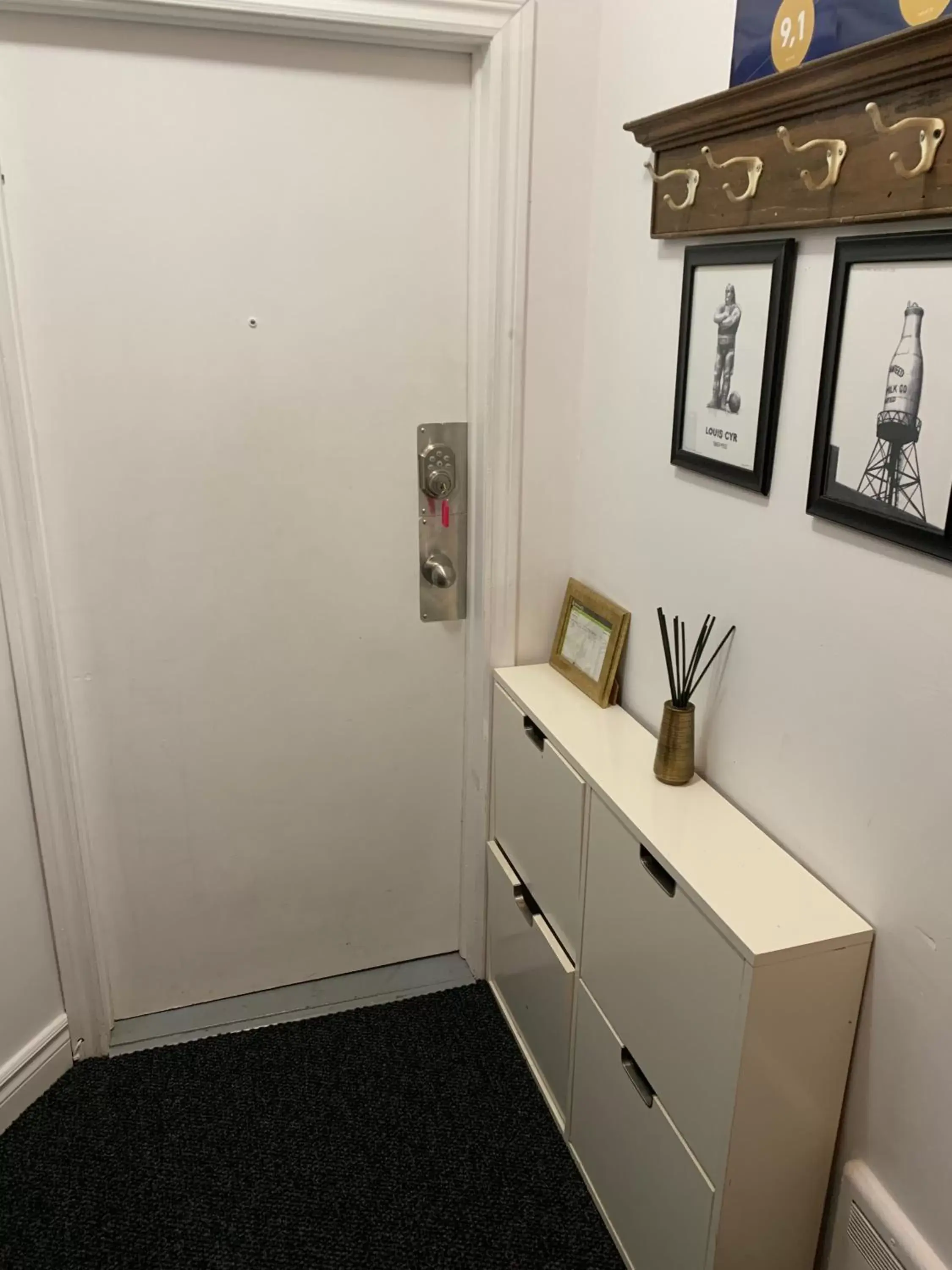 Lobby or reception, Bathroom in L'Hotel Particulier Griffintown