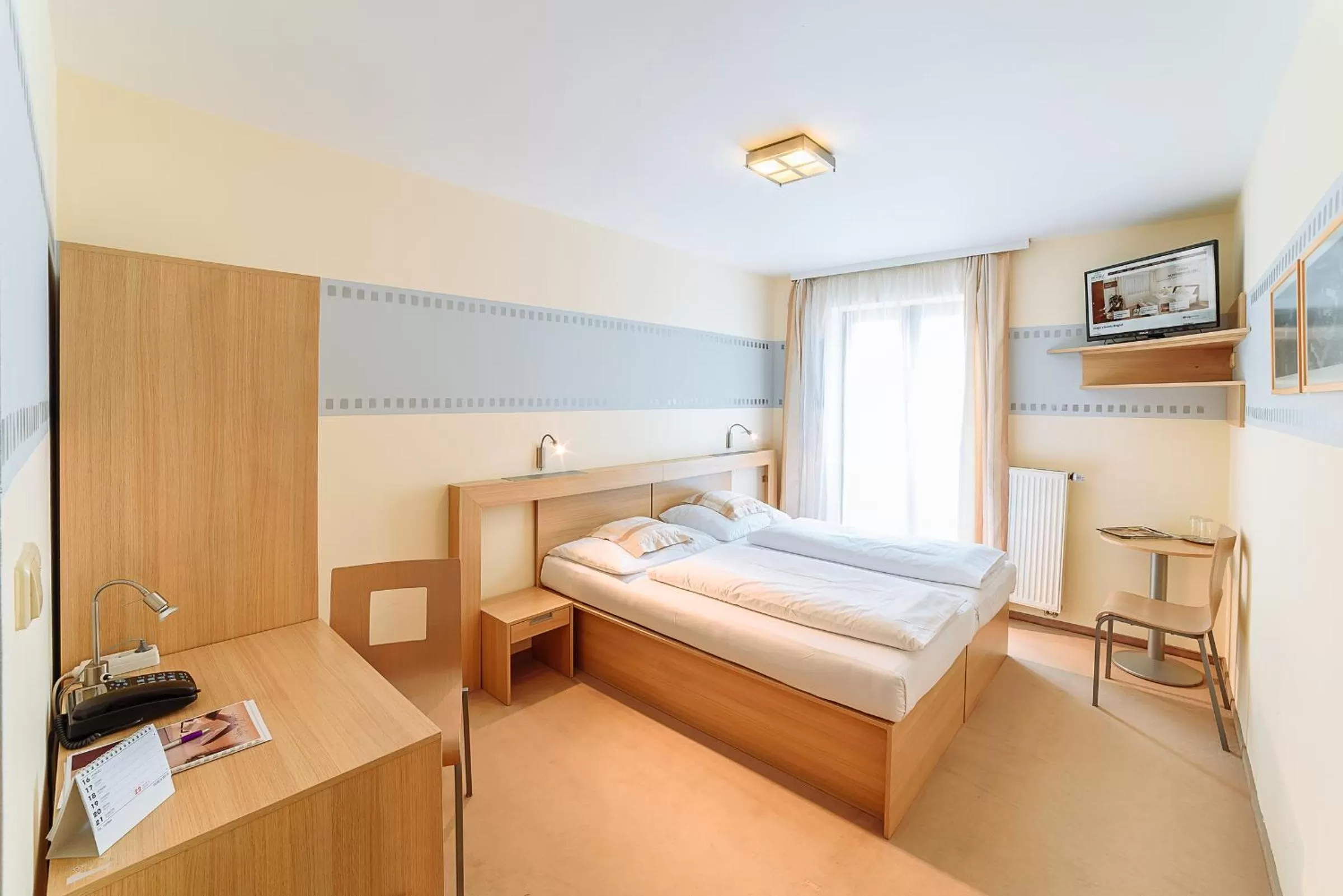 Bed in Hotel Biograf