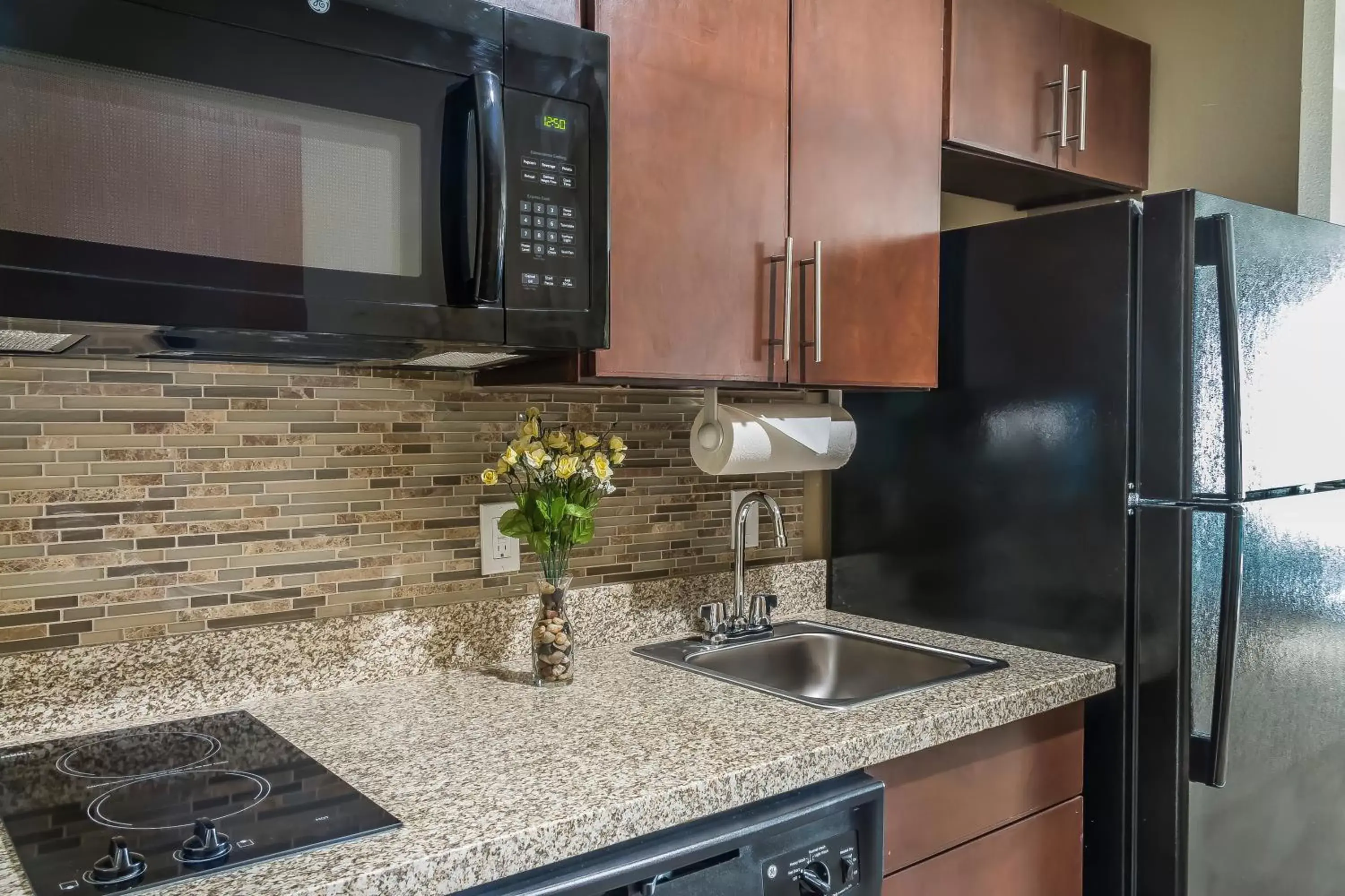 Kitchen or kitchenette, Kitchen/Kitchenette in MainStay Suites Edinburg