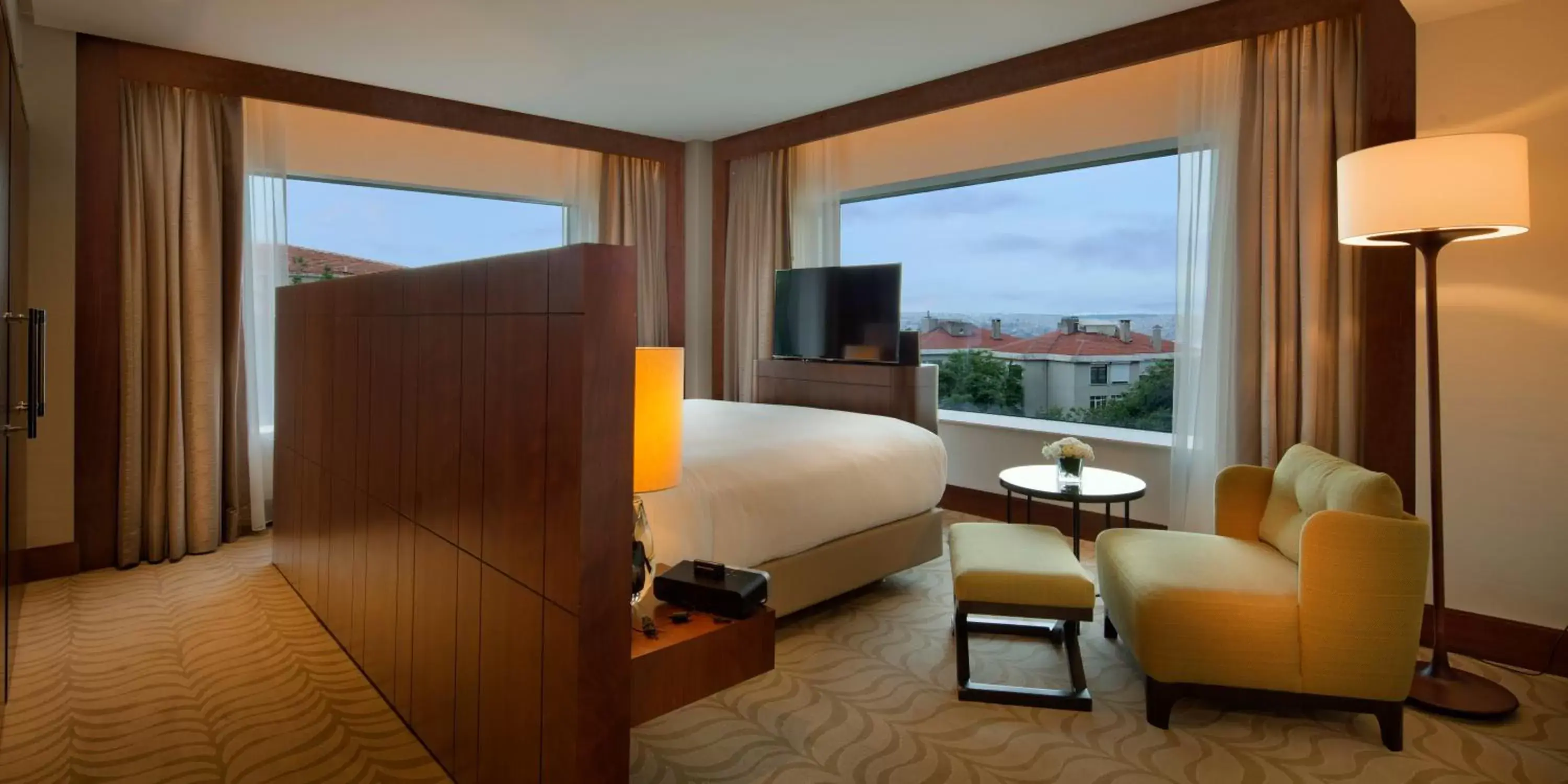 Bedroom, Mountain View in Conrad Istanbul Bosphorus