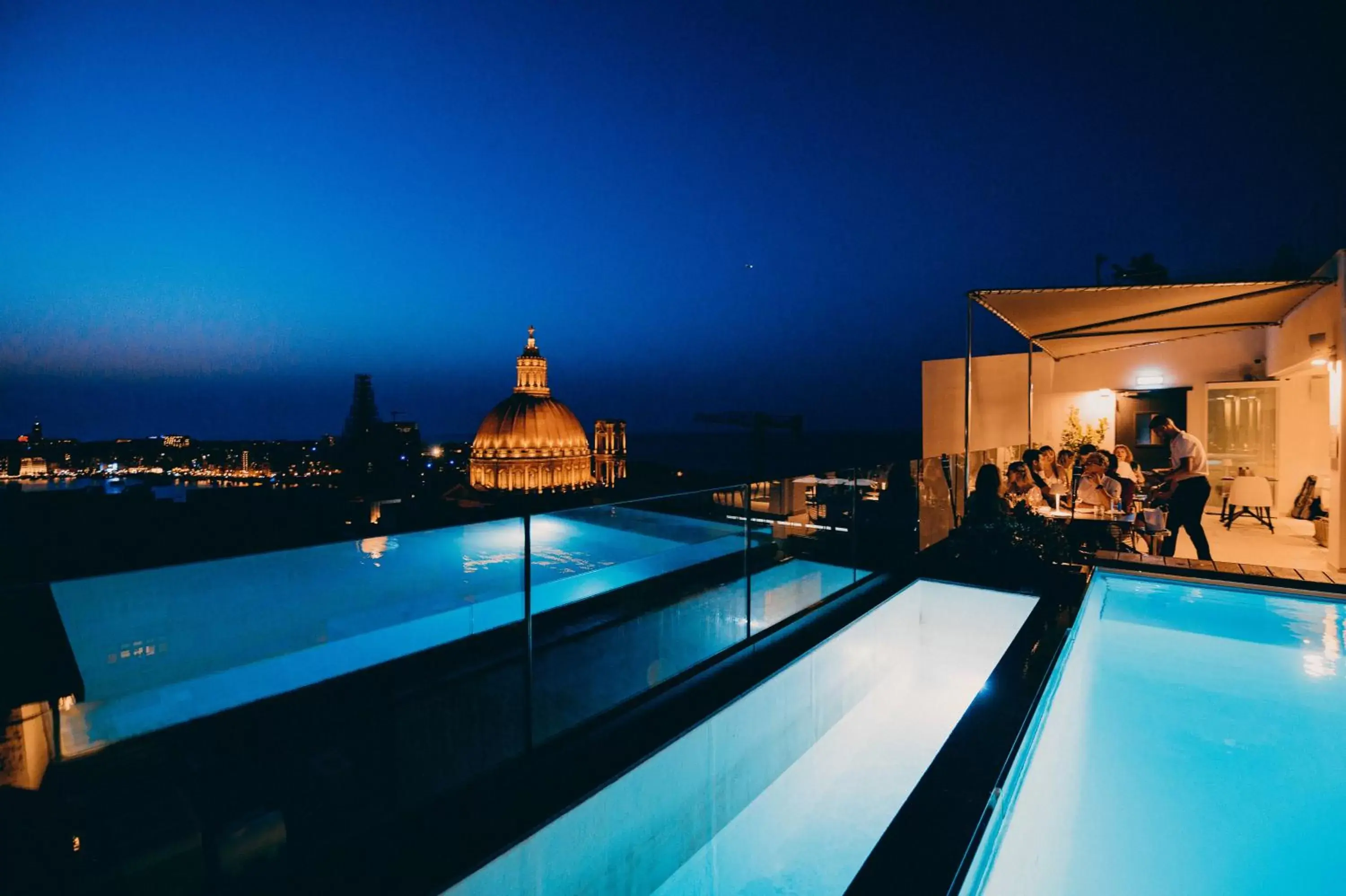 Restaurant/places to eat, Swimming Pool in The Embassy Valletta Hotel