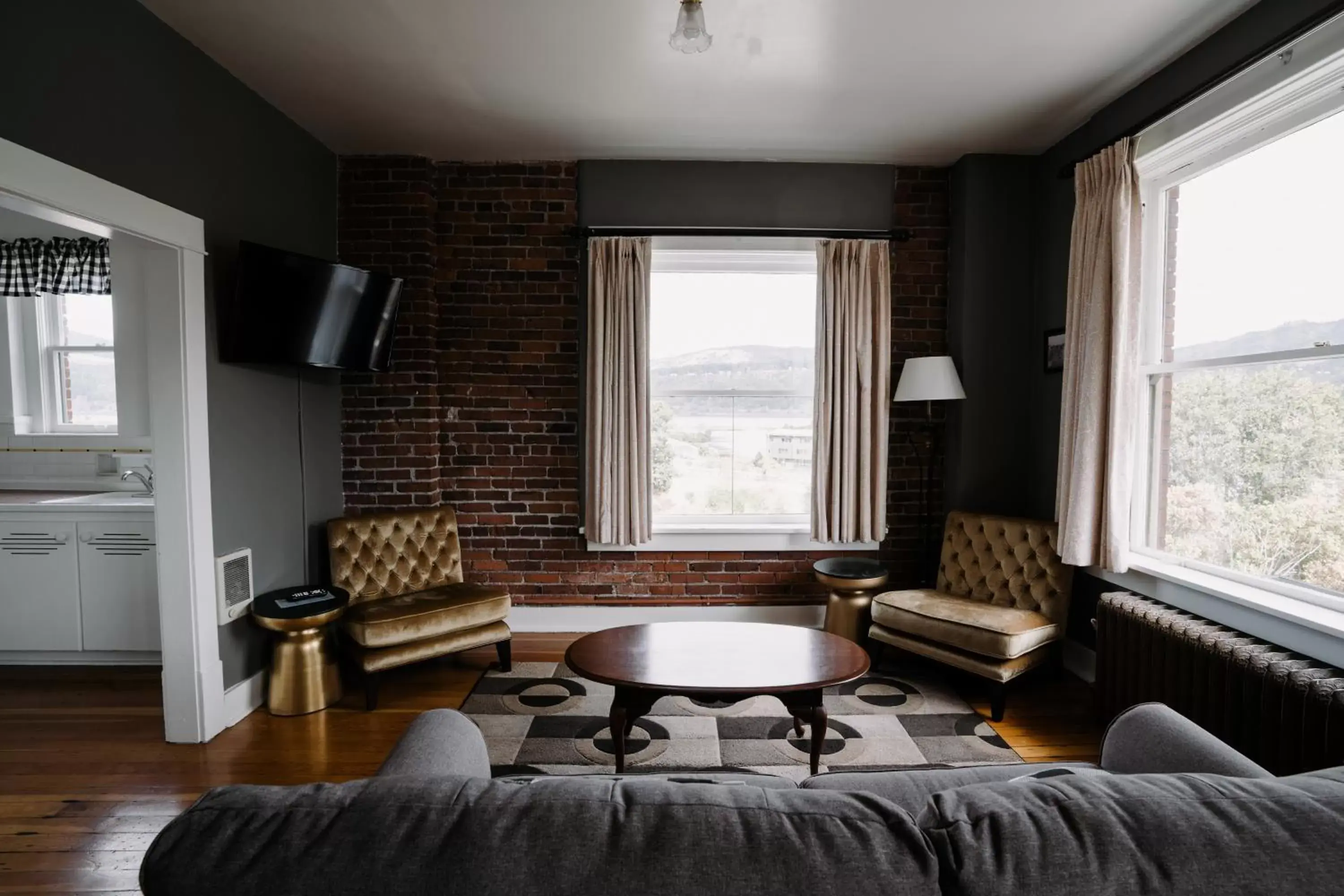 Seating Area in Hood River Hotel