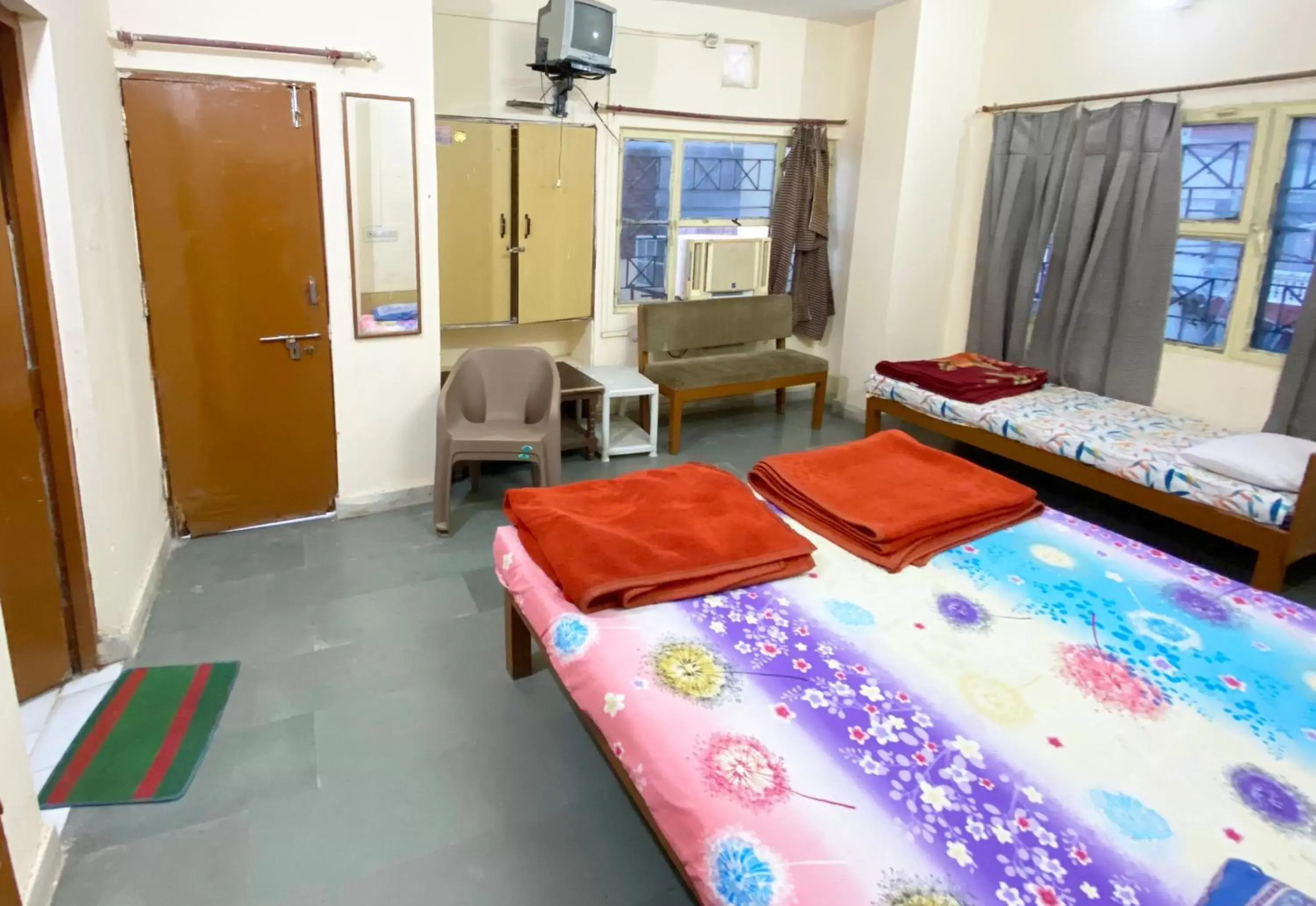 Bed in Pitambra Vishranti Grah Bed in Pitambra Vishranti Grah