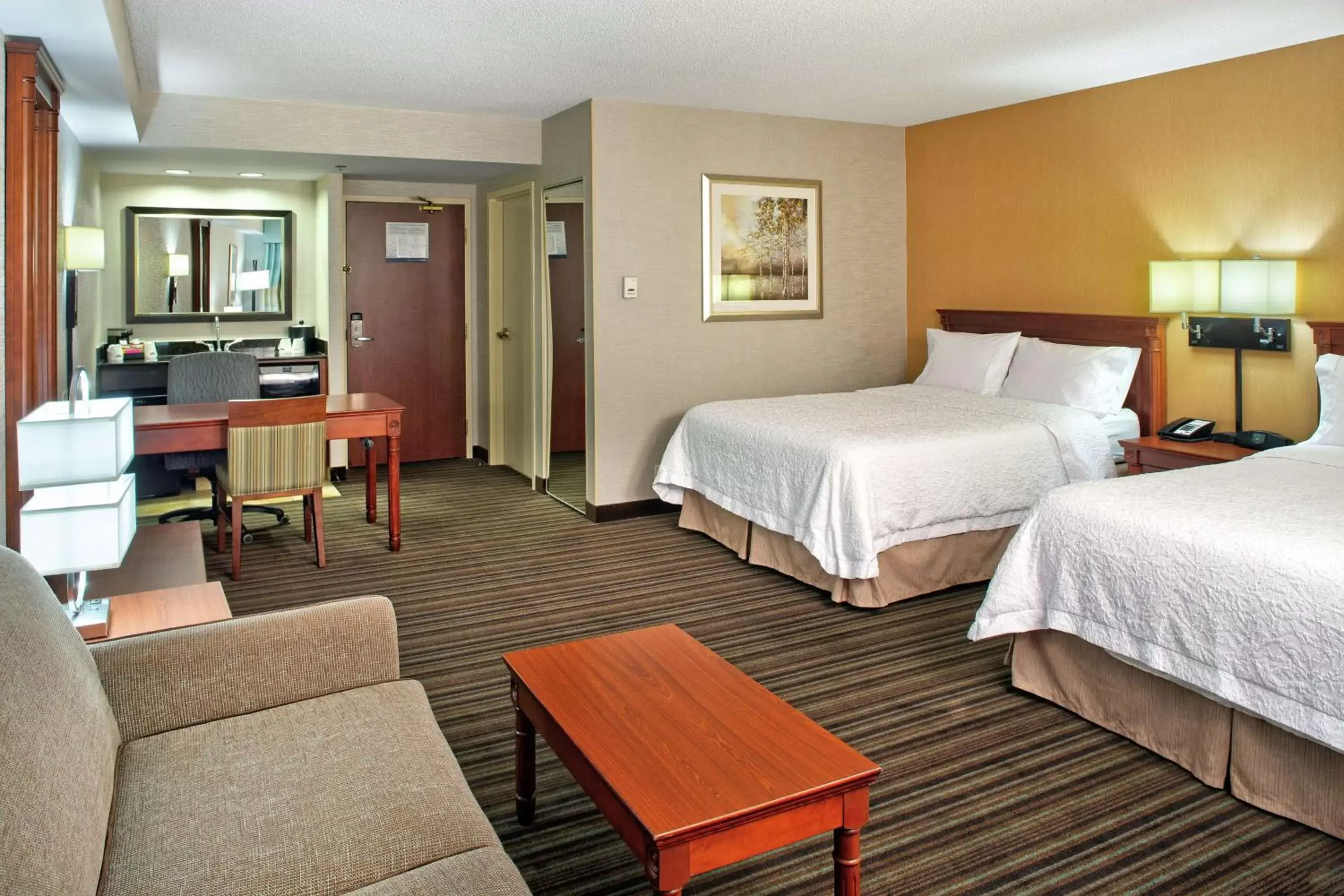 Bedroom in Hampton Inn & Suites by Hilton Toronto Airport