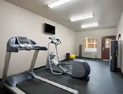 Fitness centre/facilities in Days Inn by Wyndham Dilley Fitness centre/facilities in Days Inn by Wyndham Dilley