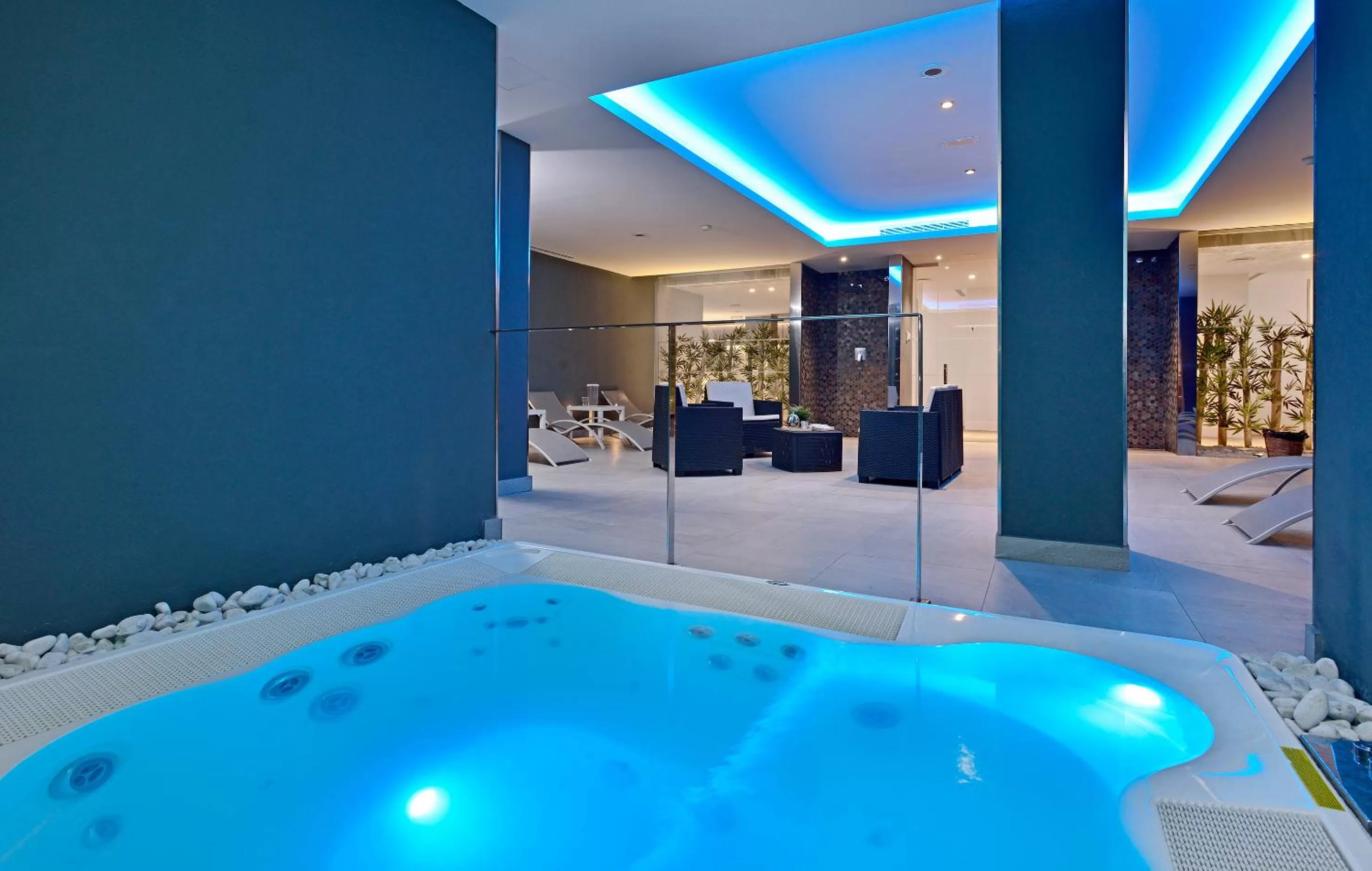 Hot Tub in Sol Torremolinos - Don Marco Adults Recommended