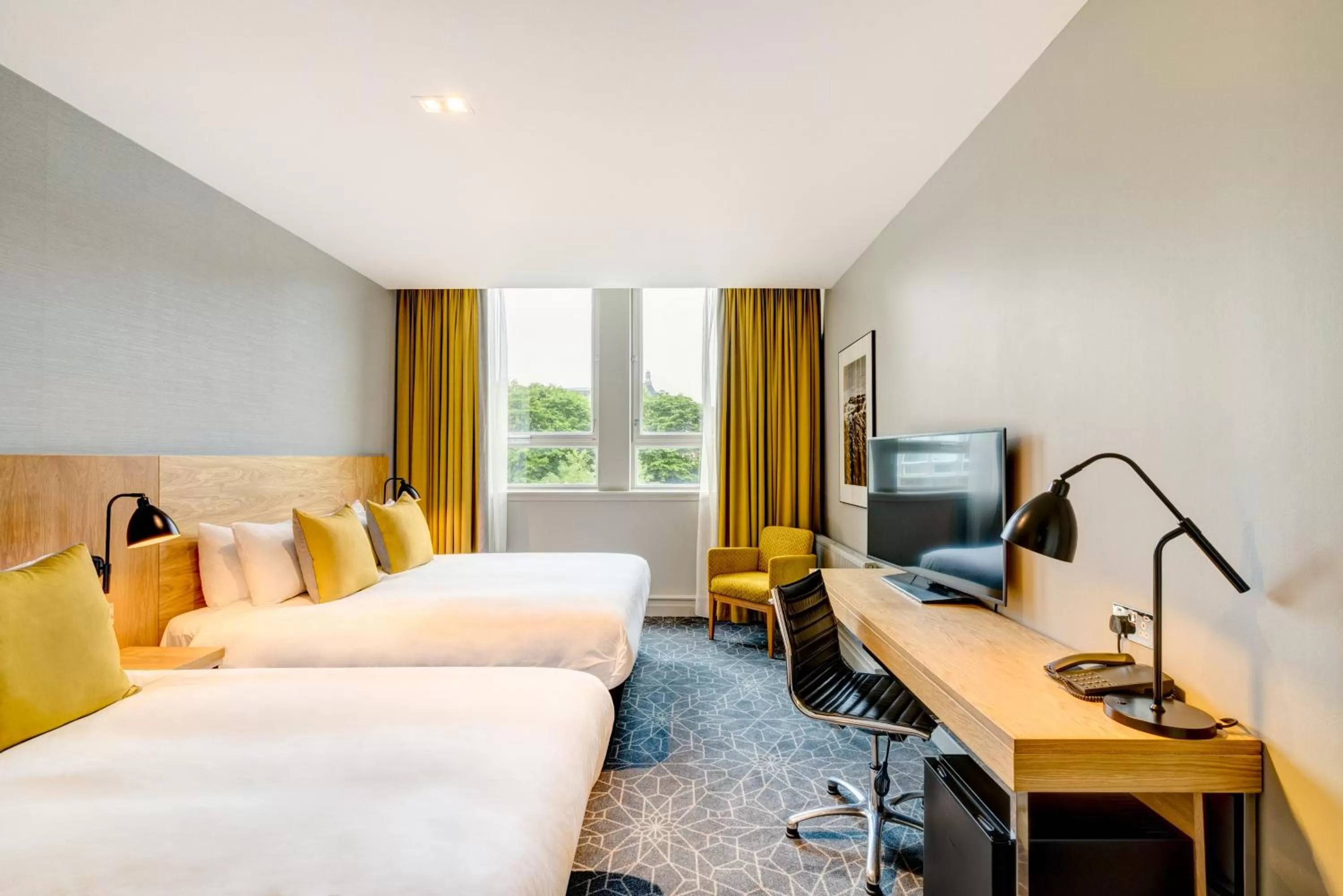 TV and multimedia, Bed in Apex Grassmarket Hotel