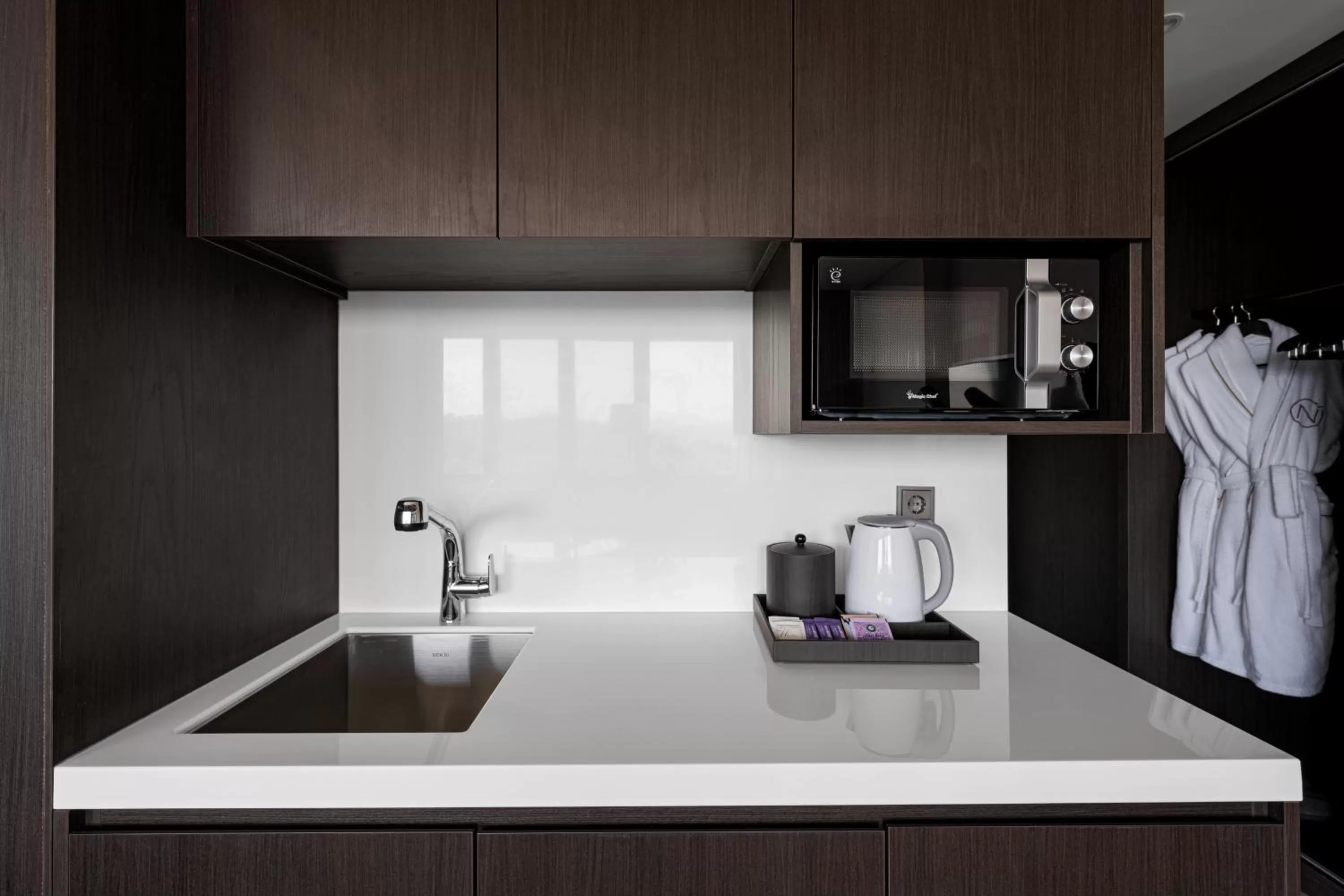 Coffee/tea facilities in Nine Tree by Parnas Seoul Pangyo