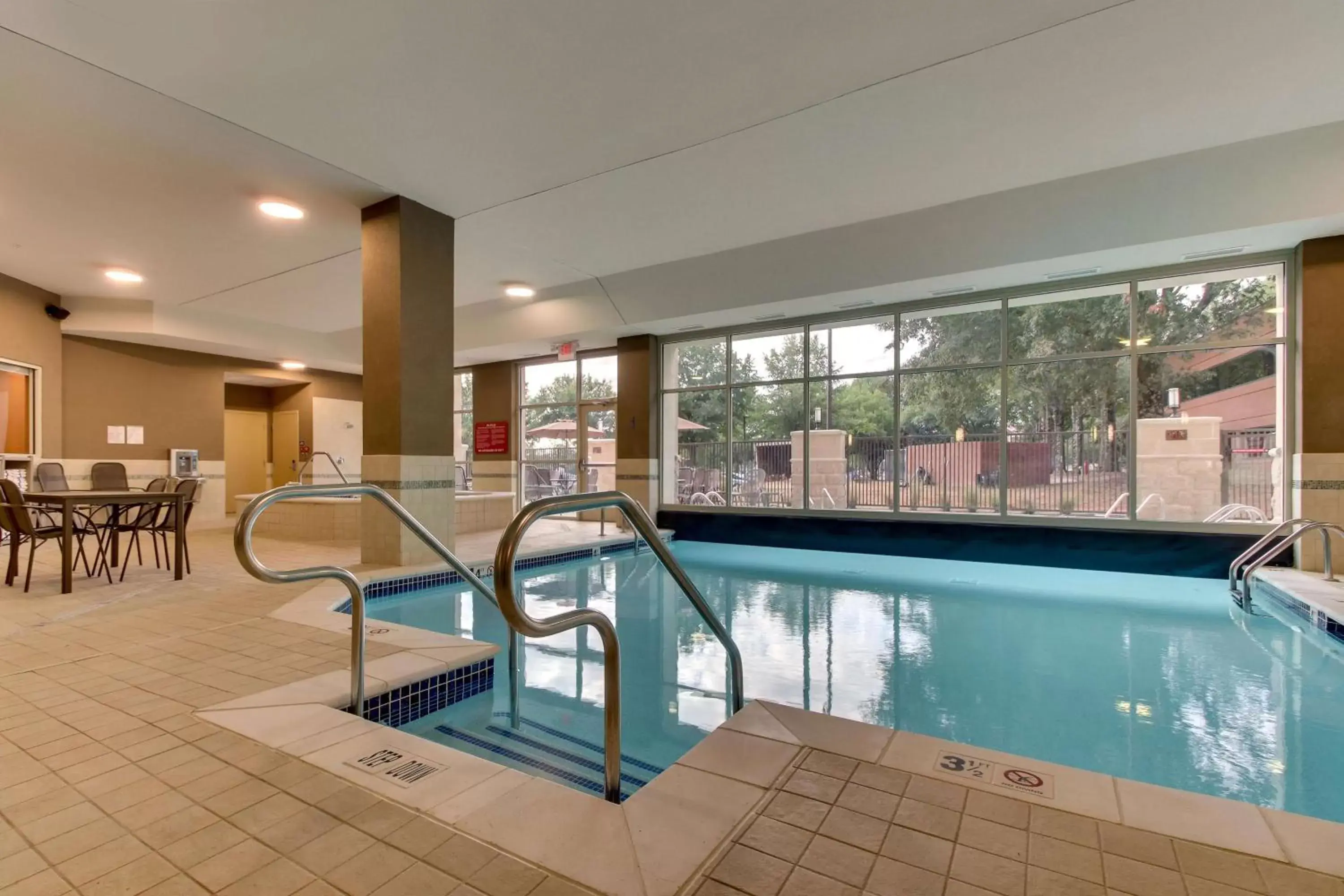 Activities, Swimming Pool in Drury Inn & Suites Knoxville West