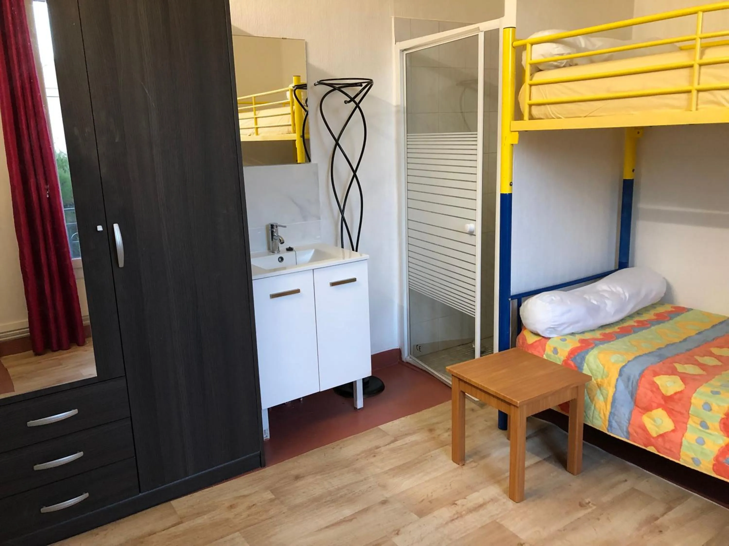 Bed in Hotel Paris Star