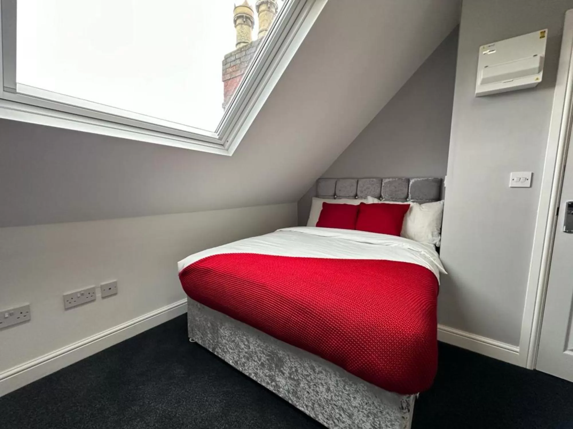 Bed in The Fishpond - Premier Nottingham Studios