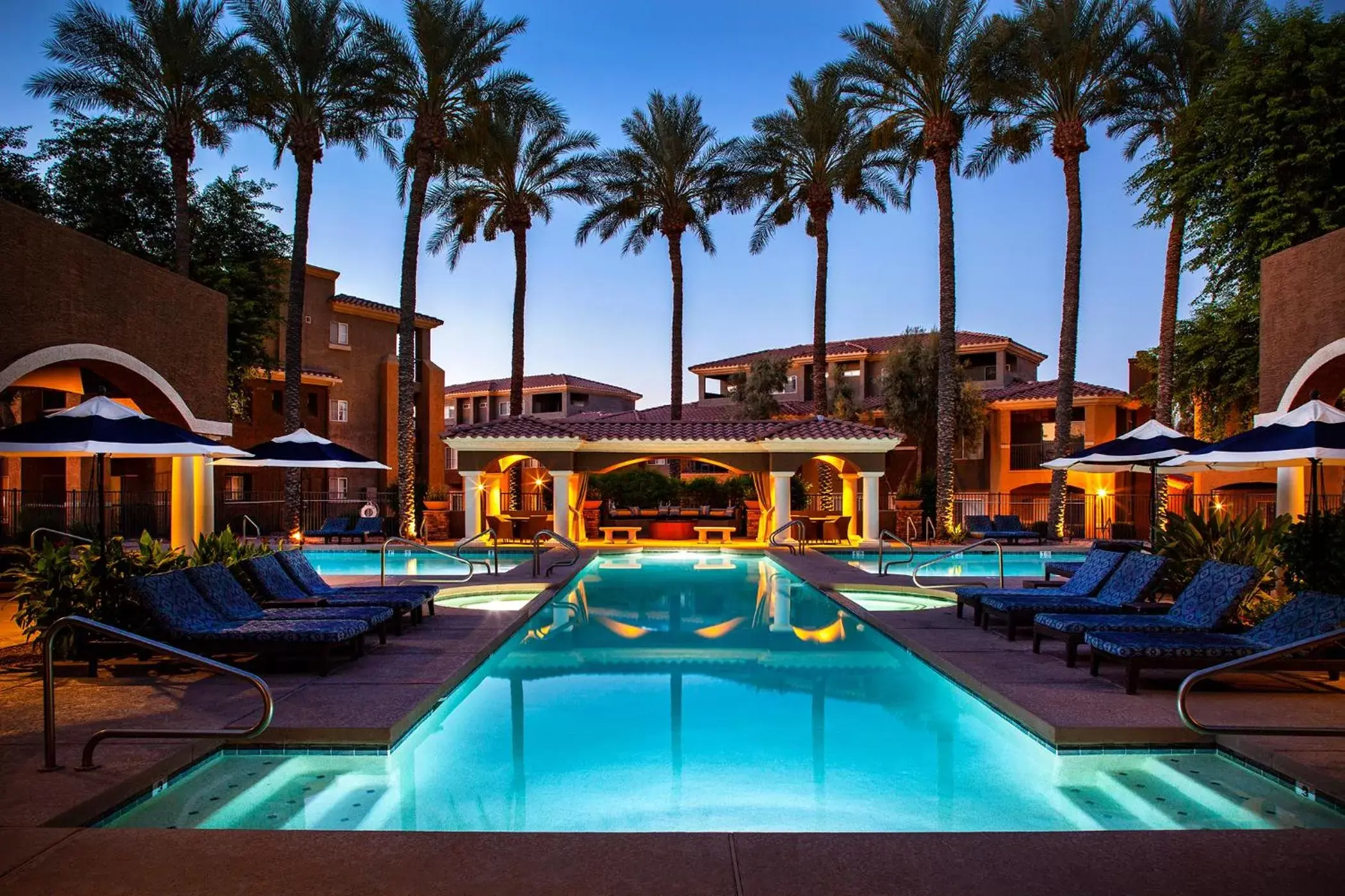 Swimming Pool in Luxury Condos by Meridian CondoResorts- Scottsdale