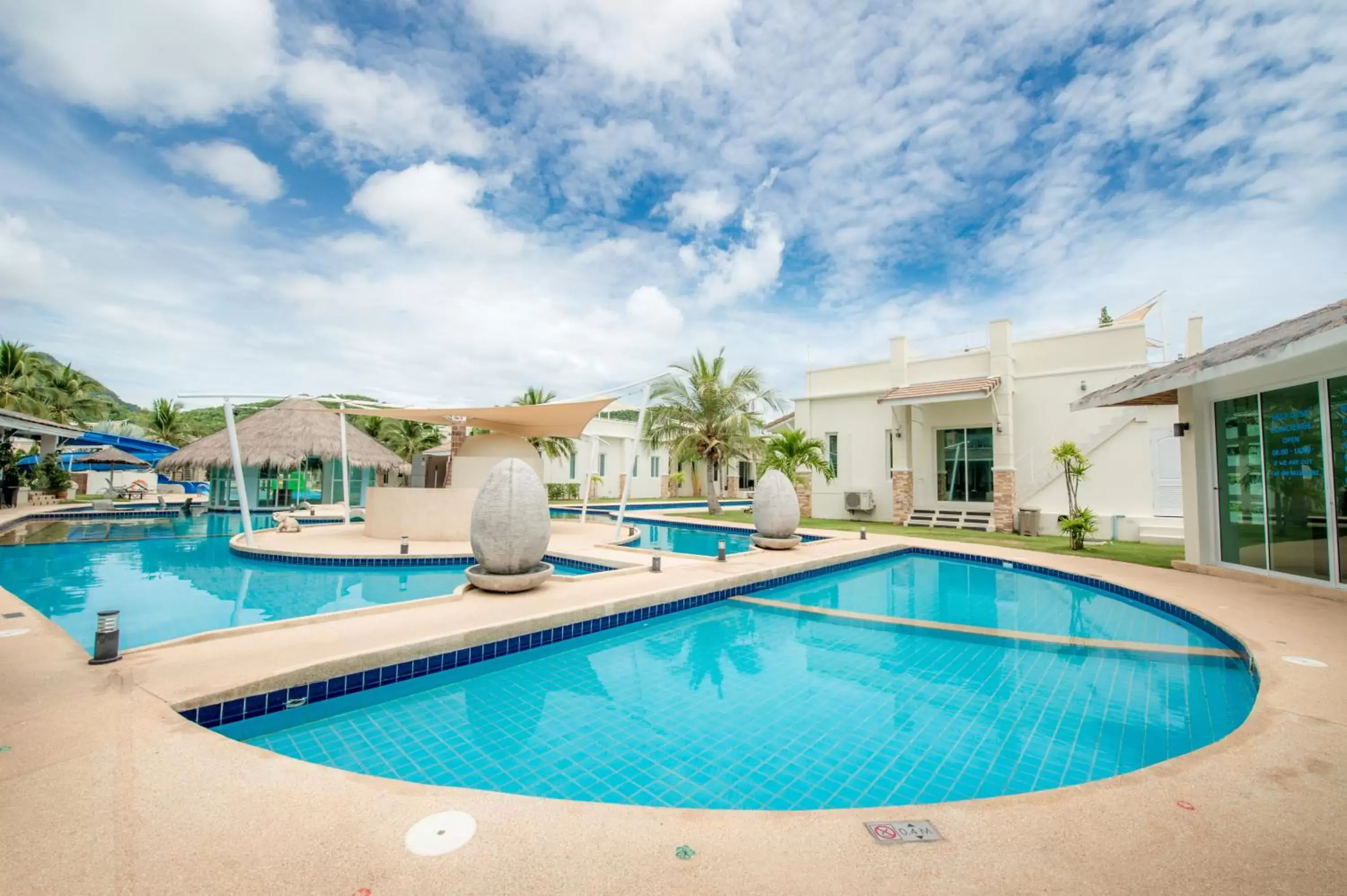 Children play ground, Swimming Pool in Oriental Beach Pearl Resort